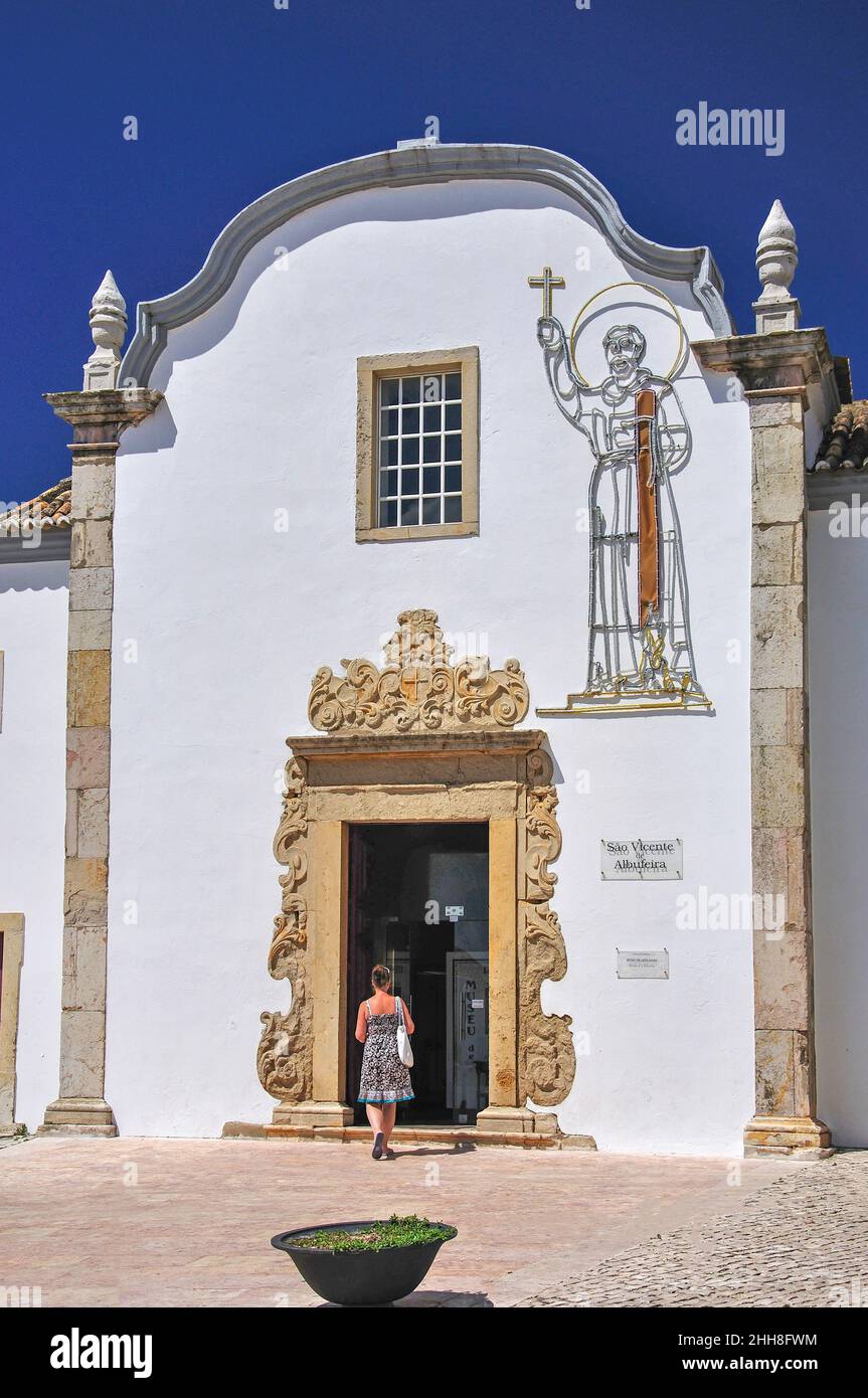 Sao Vincente Kirche, Praca Miguel Bombarda, Altstadt, Albufeira, Algarve Region, Portugal Stockfoto