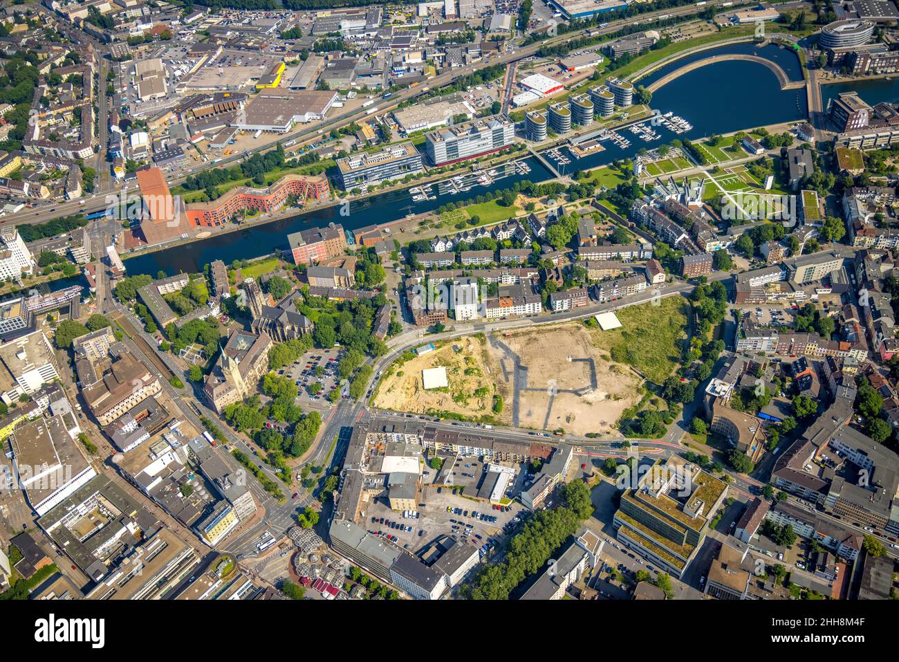 Luftaufnahme, Baustelle für das neue Mercatorviertel Duisburg, Gutenbergstraße, Oberstraße, Binnenhafen die Kurve und Marina, fünf Bootshäuser, Stockfoto