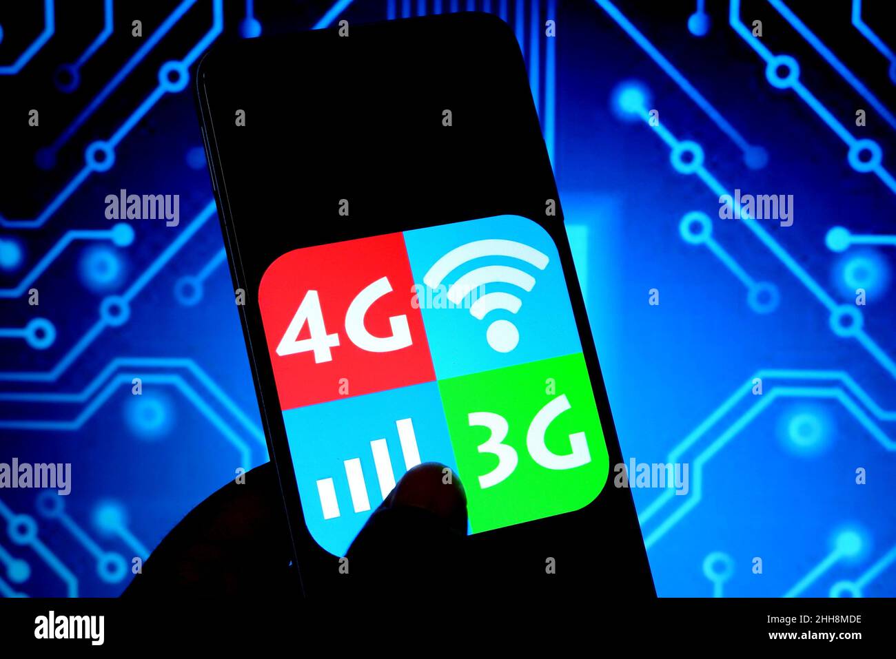 Indien. 24th Januar 2022. In dieser Abbildung ist ein 4G- und 3G-Signallogo zu sehen, das auf einem Smartphone angezeigt wird. (Foto: Avishek das/SOPA Images/Sipa USA) Quelle: SIPA USA/Alamy Live News Stockfoto