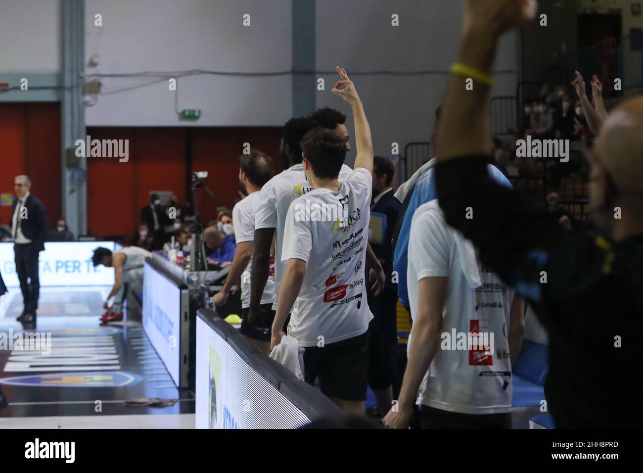 Cremona, Italien. 23rd Januar 2022. Vanoli Cremona Banch während Vanoli Basket Cremona vs Umana Reyer Venezia, Italienische Basketball A Serie Championship in Cremona, Italien, Januar 23 2022 Quelle: Independent Photo Agency/Alamy Live News Stockfoto