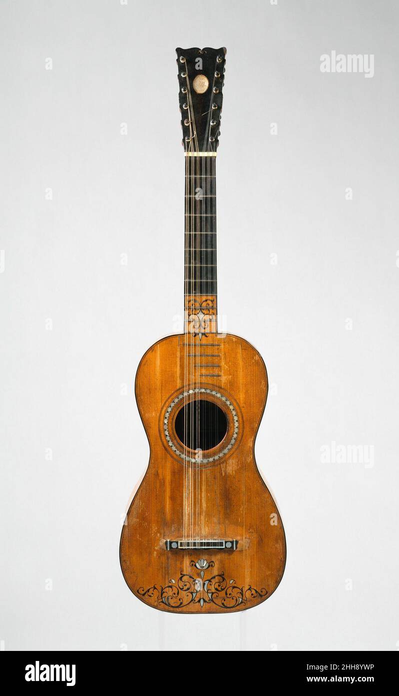 Gitarre 1787 Joseph Benedid Spanisches Übergangsdesign mit 6 Doppelgängen; Boden und Zargen aus geflammtem Ahorn, Fichtendecke mit Perlmutt- und Mahagonieinlagen. Gitarre. Spanisch. 1787. Kiefer, Ebenholz, Ahorn, Knochen, Mahagoni. Caus, Spanien. Chordophon-Laute-gezupft-gerupft Stockfoto