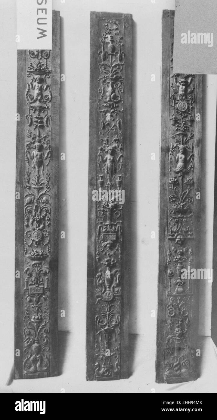 Pilaster Panel (Teil eines Satzes von acht) 18th Jahrhundert Französisch. Pilaster Panel (Teil eines Satzes von acht). Französisch. 18th Jahrhundert. Eiche. Holzarbeiten Stockfoto