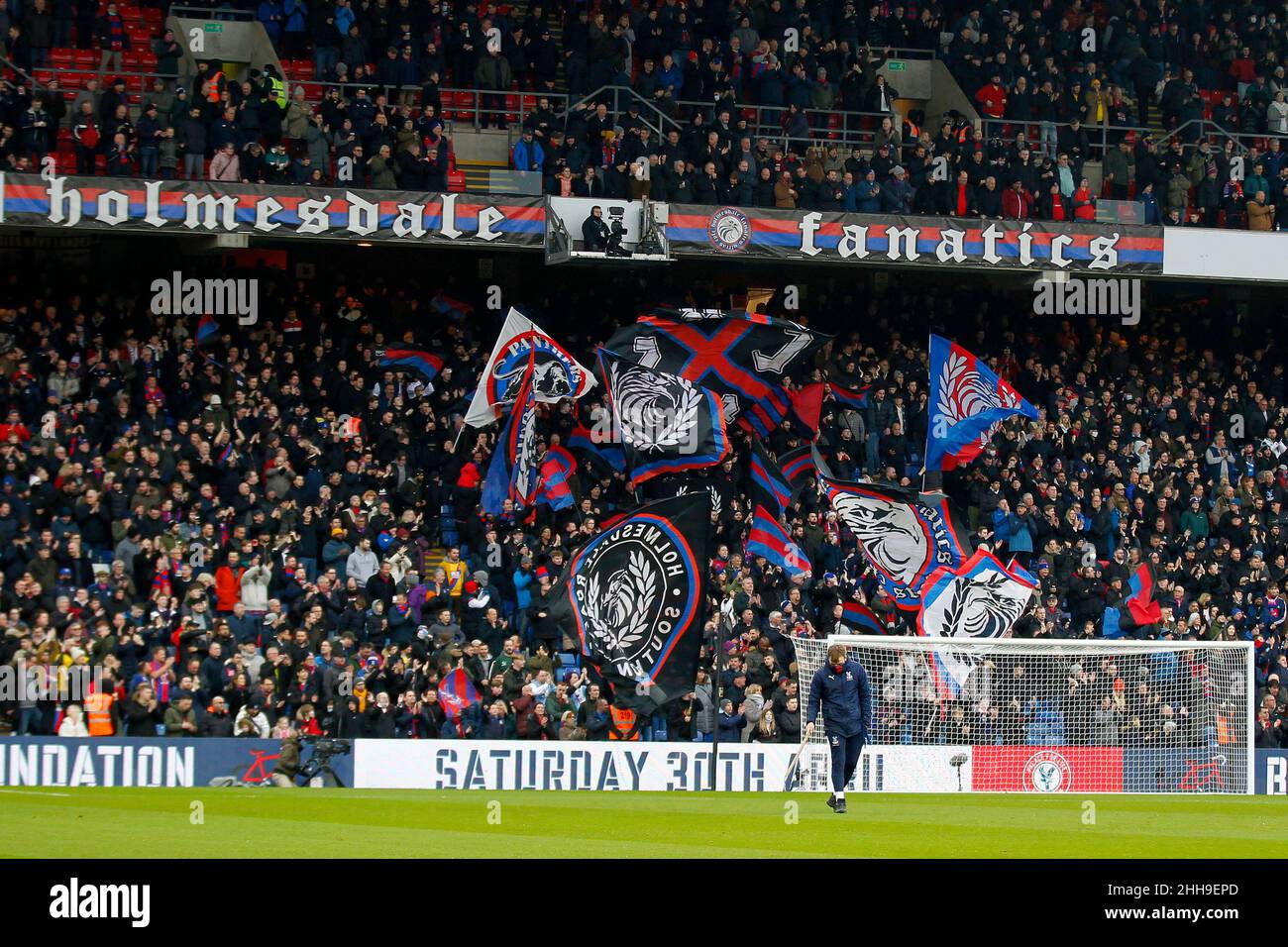 London, Großbritannien. 23rd Januar 2022. Crystal Palace-Fans während des Premier League-Spiels zwischen Crystal Palace und Liverpool im Selhurst Park, London, England am 23. Januar 2022. Foto von Carlton Myrie. Nur zur redaktionellen Verwendung, Lizenz für kommerzielle Nutzung erforderlich. Keine Verwendung bei Wetten, Spielen oder Veröffentlichungen einzelner Clubs/Vereine/Spieler. Kredit: UK Sports Pics Ltd/Alamy Live Nachrichten Stockfoto