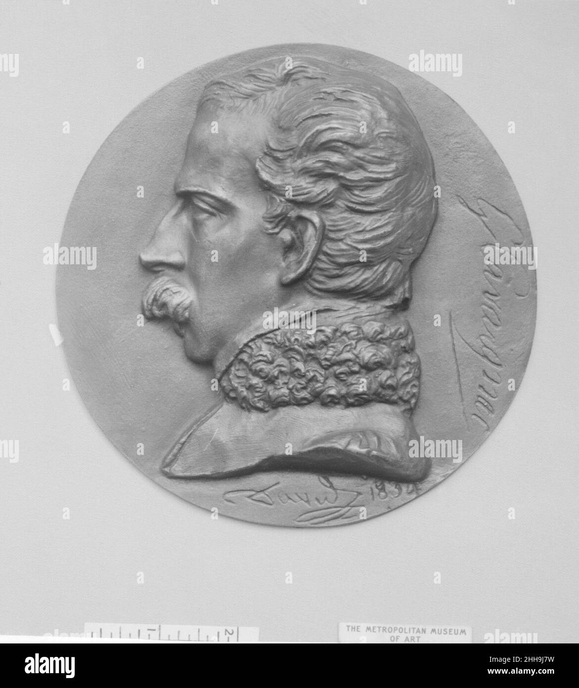 Godefroid Cavaignac (1798–1845), französischer republikanischer Redakteur und Politiker 1834 Pierre Jean David d'Angers Französisch Pierre-Jean David d'Angers war der produktivste und einer der wichtigsten französischen Bildhauer der ersten Hälfte des 19. Jahrhunderts. Während seiner fast fünfzigjährigen Karriere (1819–1856) blieb David seiner Überzeugung treu, dass skulpturale Denkmäler, die den Leistungen großer Männer und Frauen gewidmet sind, die Größe eines Volkes am dauerhaftesten und lebhaftesten zum Ausdruck bringen. Er suchte kontinuierlich Aufträge für Denkmäler, die historische und zeitgenössische Figuren darstellen, die er bewunderte Stockfoto