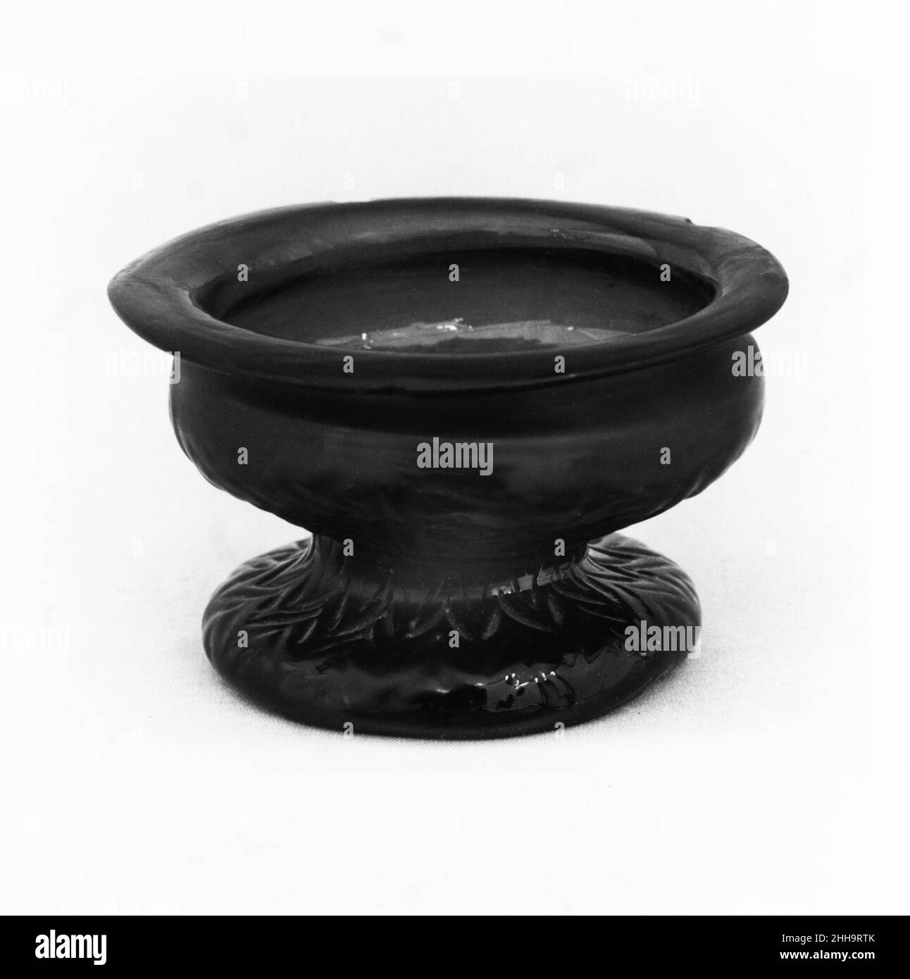 Salzkeller 1820–40 Boston & Sandwich Glass Company. Salzkeller. Amerikanisch. 1820–40. Mundgeblasene Bleiglasform. Hergestellt in Sandwich, Massachusetts, USA Stockfoto