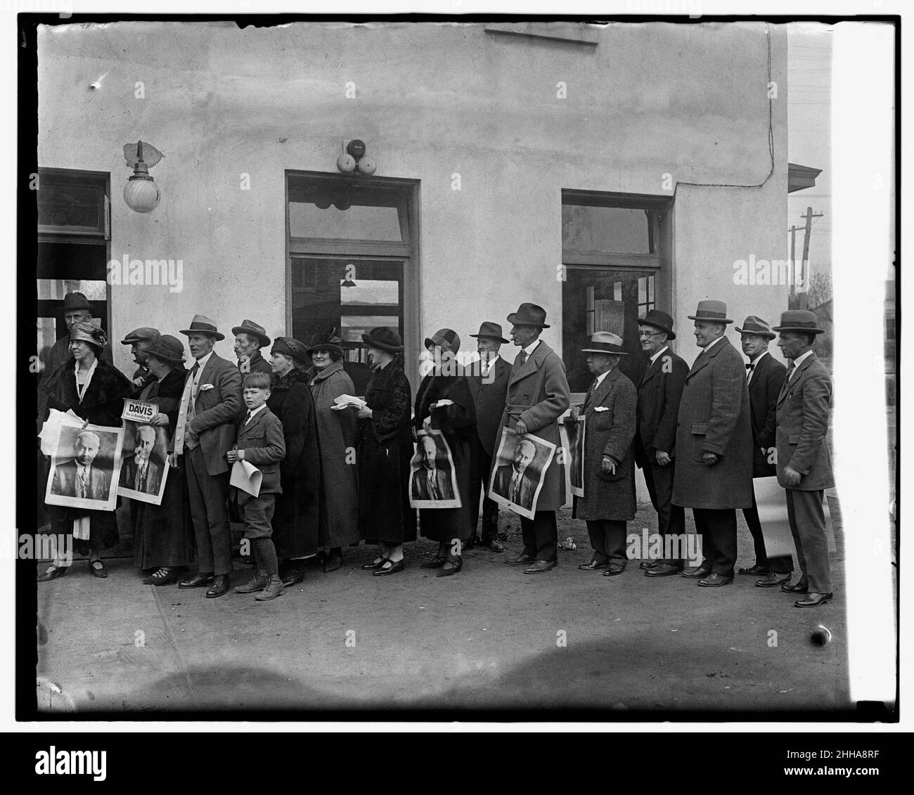 Zur Abstimmung in Clarendon, VA, am 4. November 1924 Stockfoto