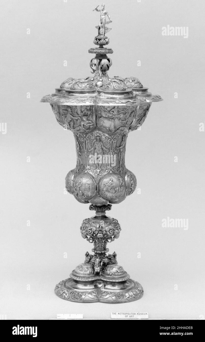 Tasse mit Deckel 19th Jahrhundert Stil von Hans (?) Jamnitzer. Becher mit Deckel 193587 Stockfoto