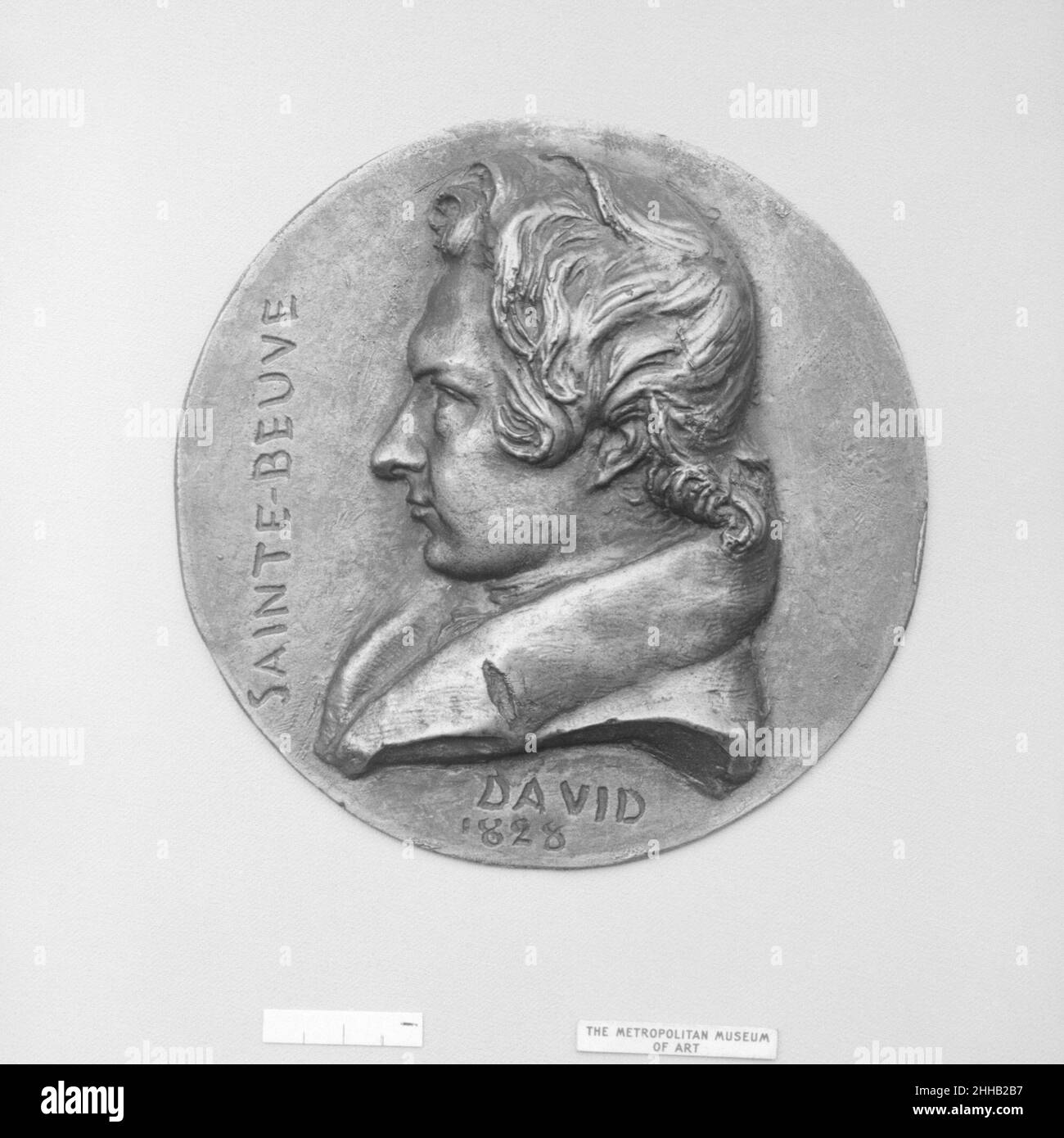 Charles Augustin Sainte-Beuve (1804–1869), französischer Literat und Akademiker 1828 Pierre Jean David d'Angers Französisch Pierre-Jean David d’Angers war der produktivste und einer der bedeutendsten französischen Bildhauer der ersten Hälfte des 19. Jahrhunderts. Während seiner fast fünfzigjährigen Karriere (1819–1856) blieb David seiner Überzeugung treu, dass skulpturale Denkmäler, die den Leistungen großer Männer und Frauen gewidmet sind, die Größe eines Volkes am dauerhaftesten und lebhaftesten zum Ausdruck bringen. Er suchte ständig Aufträge für Denkmäler, die historische und zeitgenössische Figuren darstellen, die er werbete Stockfoto