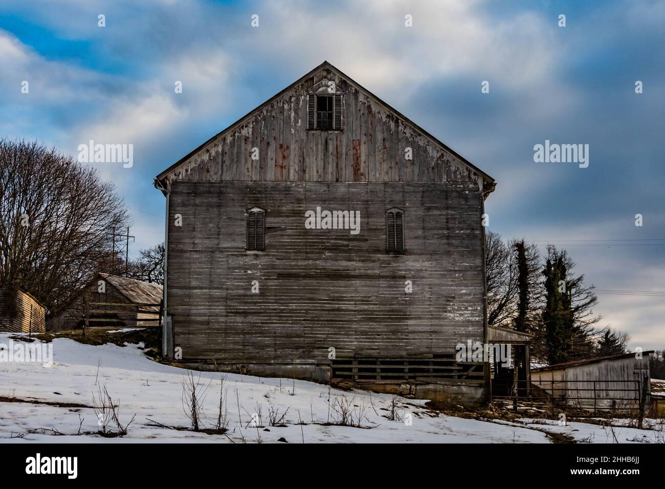 The Last of the Winter Snow, Heritage Rail Trail County Park, Seven Valleys, Pennsylvania, USA Stockfoto