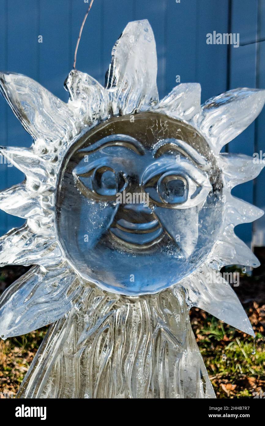 Sunshine Ice Sculpture, York County Rail Trail, Pennsylvania, USA Stockfoto