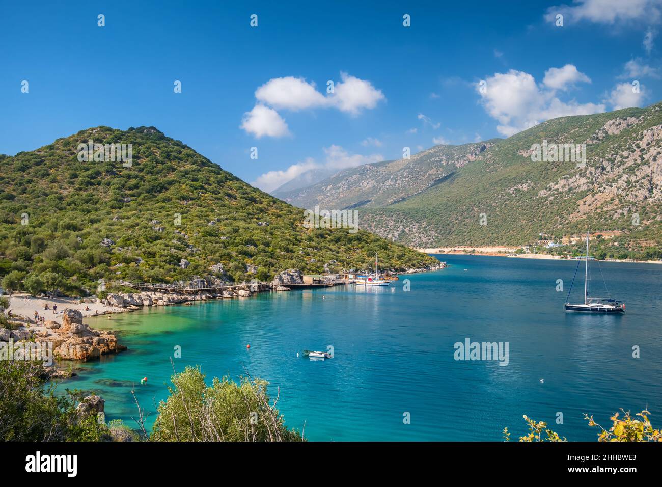 Schöne Lagune und kleiner Strand mit in Kas Stadt, Provinz Antalya, Türkei Stockfoto