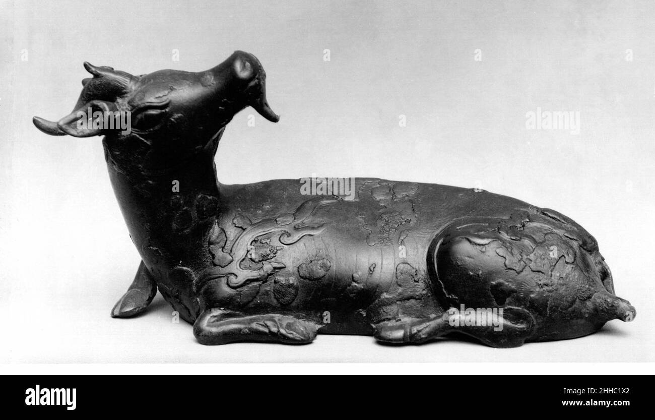 Liegende Figur des Einhorns 18th. Jahrhundert China. Liegende Figur des Einhorns 61066 Stockfoto