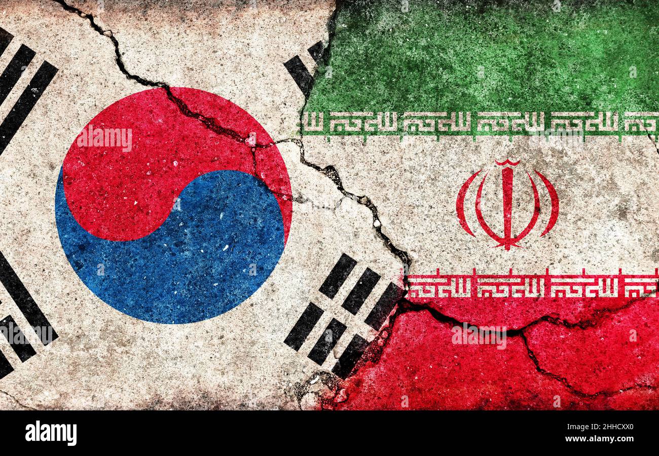 Südkorea vs. Iran (wirtschaftlicher oder politischer Konflikt). Abbildung der grunge-Landesflagge (gerissener Betonhintergrund) Stockfoto
