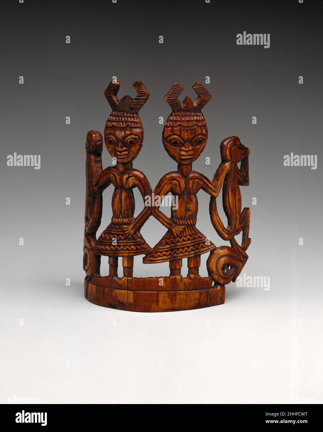 Orufanran Kostüm Anhang: Menschen und Affen 17th–19th Jahrhundert Yoruba Völker, Owo Gruppe. Orufanran Kostümbefestigung: Menschen und Affen. Yoruba-Völker, Owo-Gruppe. 17th–19th Jahrhundert. Elfenbein. Nigeria. Knochen-/Elfenbeinornamente Stockfoto