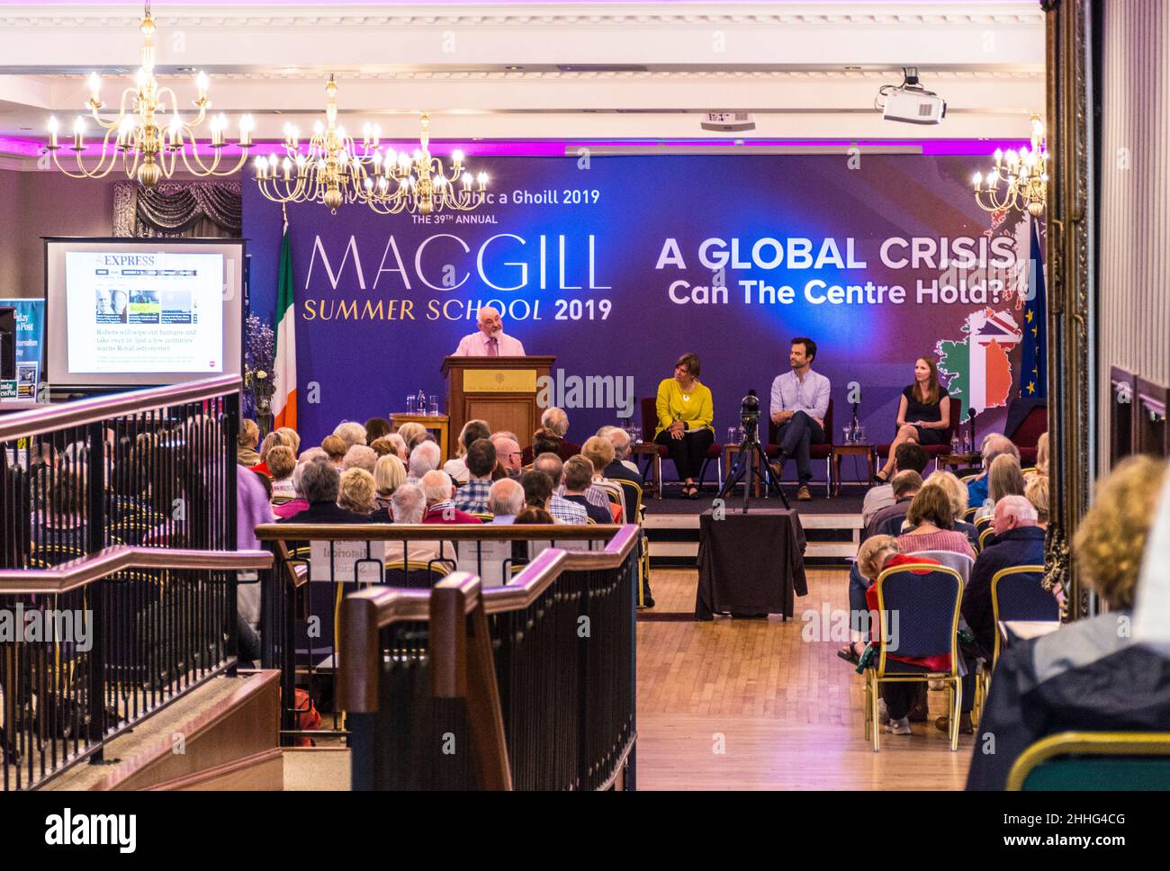 MacGill Summer School, Glenties, County Donegal, Irland. Eine Diskussion läuft. Stockfoto