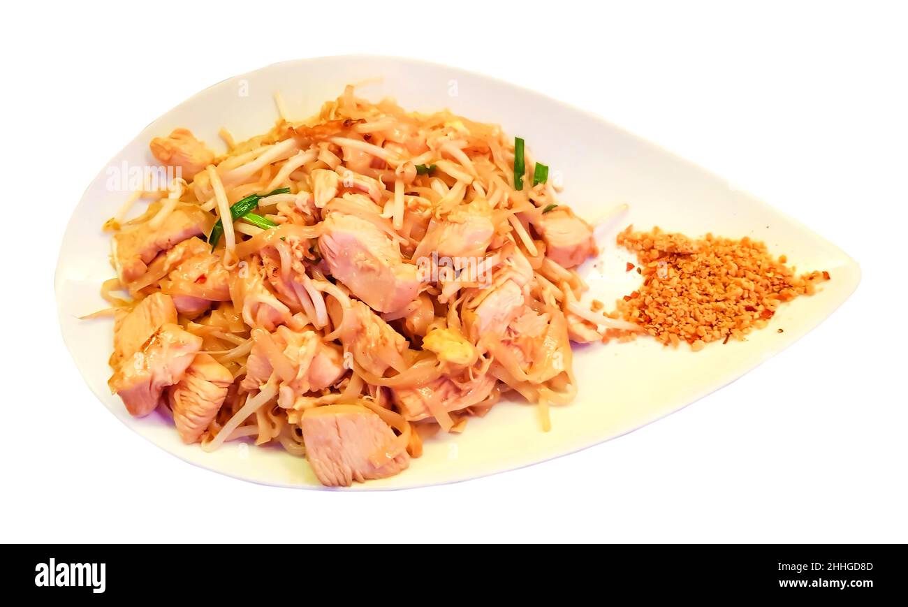 thai-Stil Nudeln, Pad thai Nudel isoliert auf weißem Hintergrund mit Clipping Pfad Stockfoto