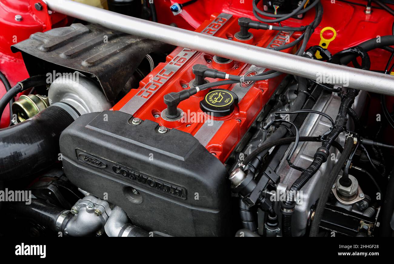 Ein roter Ford Cosworth YB-Motor. Stockfoto
