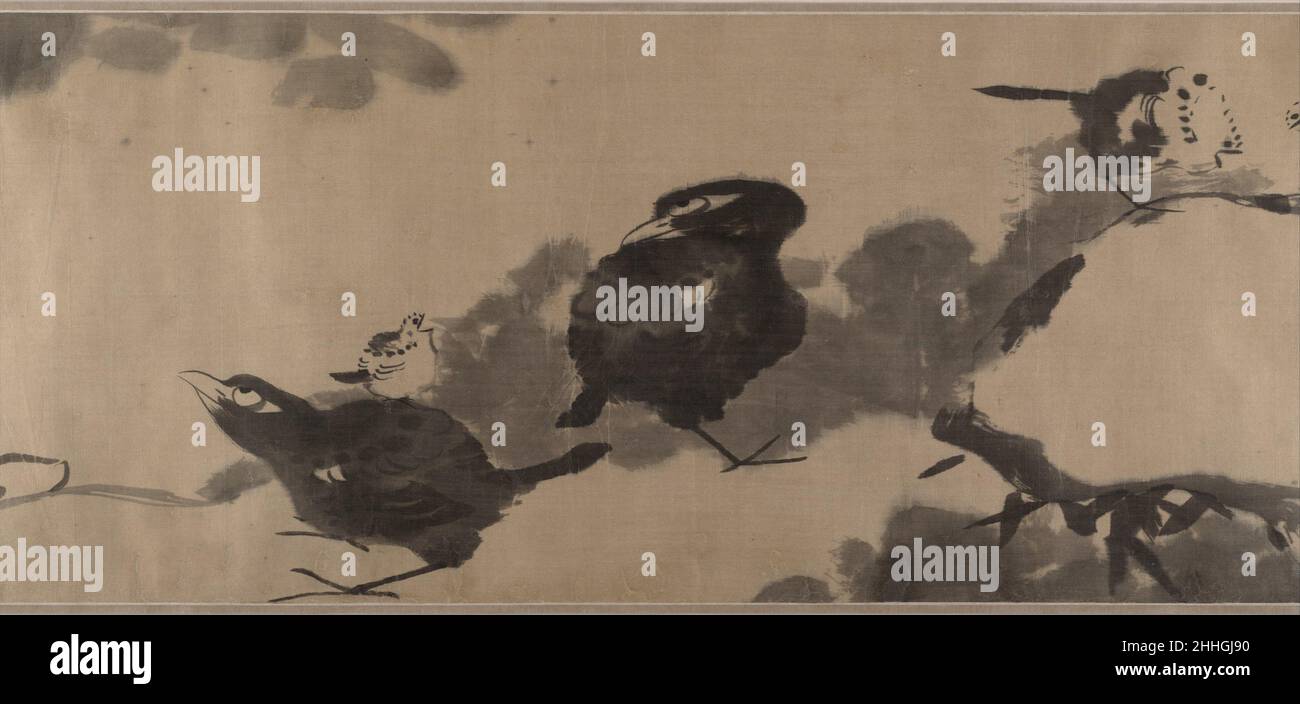 Vögel in einem Lotusteich ca. 1690 Bada Shanren (Zhu Da) Chinesisch mit Schwerpunkt auf einem schmalen Band der natürlichen Welt, Vögel im Lotusteich, stilistisch auf etwa 1690 datierbar, Zeigt, wie der Künstler mutig mit dem hochsaugfähigen Medium Satin experimentiert, um eine gewagte Komposition aus gesättigten Farblinien und Punkten zu schaffen, die vor einem leeren Hintergrund starkgesetzt sind. Die Schriftrolle öffnet sich mit der erschreckend abstrakten Form eines zerrissenen Lotusblatts, das prekär an seinem gebogenen Stiel aufgehängt ist, der sich links über eine Ansammlung halb versteckter Blüten erstreckt. Das schwarze Blatt steht im Gegensatz zu einem stark weißen Felsbrocken, de Stockfoto