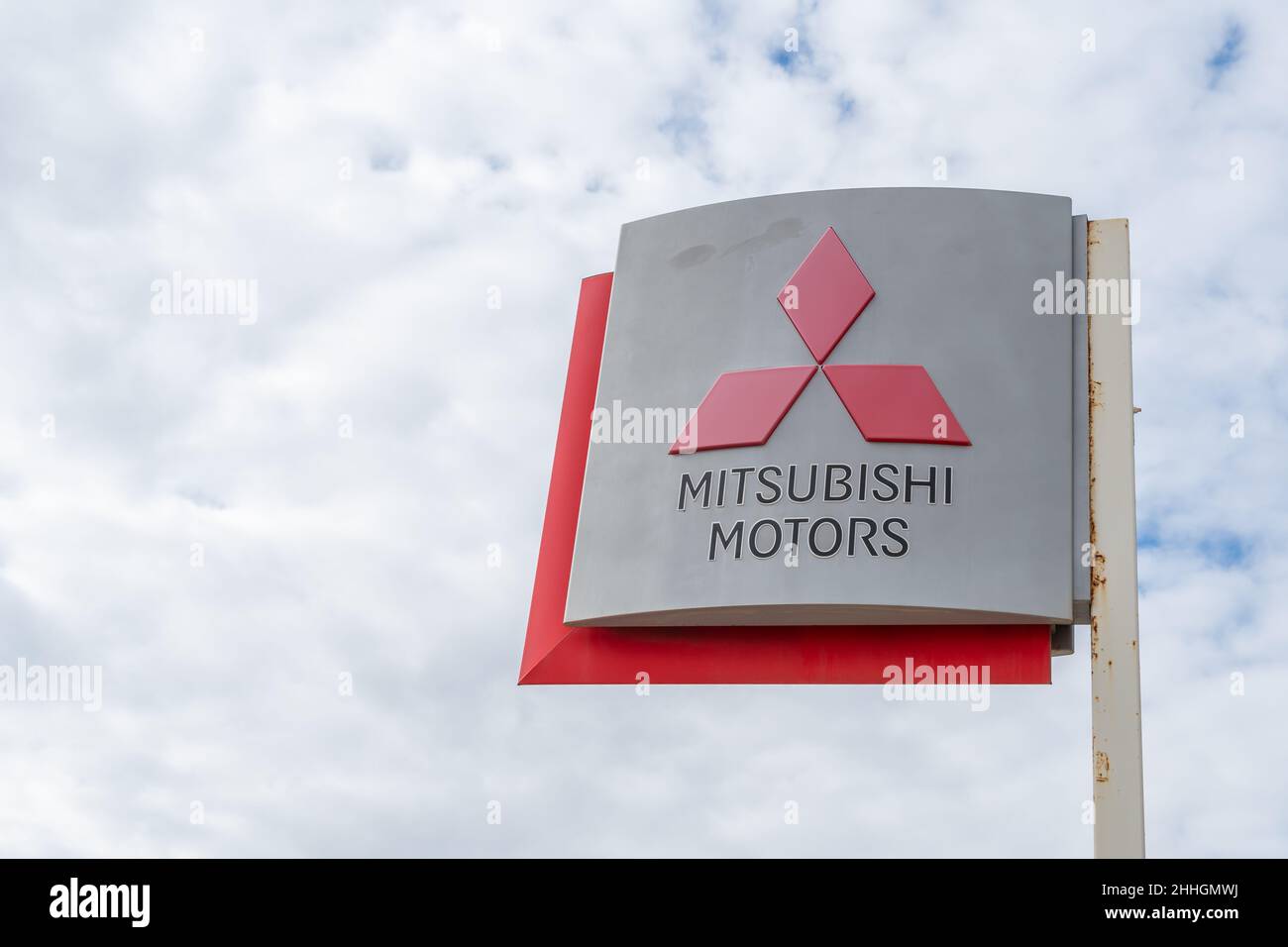 Manacor, Spanien; januar 20 2022: Mitsubishi Motors Autohaus in der mallorquinischen Stadt Manacor, Spanien Stockfoto