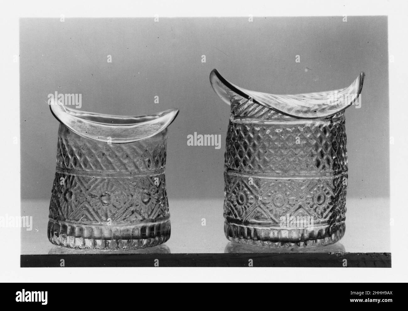 Hat 1820–40 Amerikanisch. Hut. Amerikanisch. 1820–40. Geblasene Bleiglasform. Wahrscheinlich hergestellt in Pennsylvania, USA Stockfoto