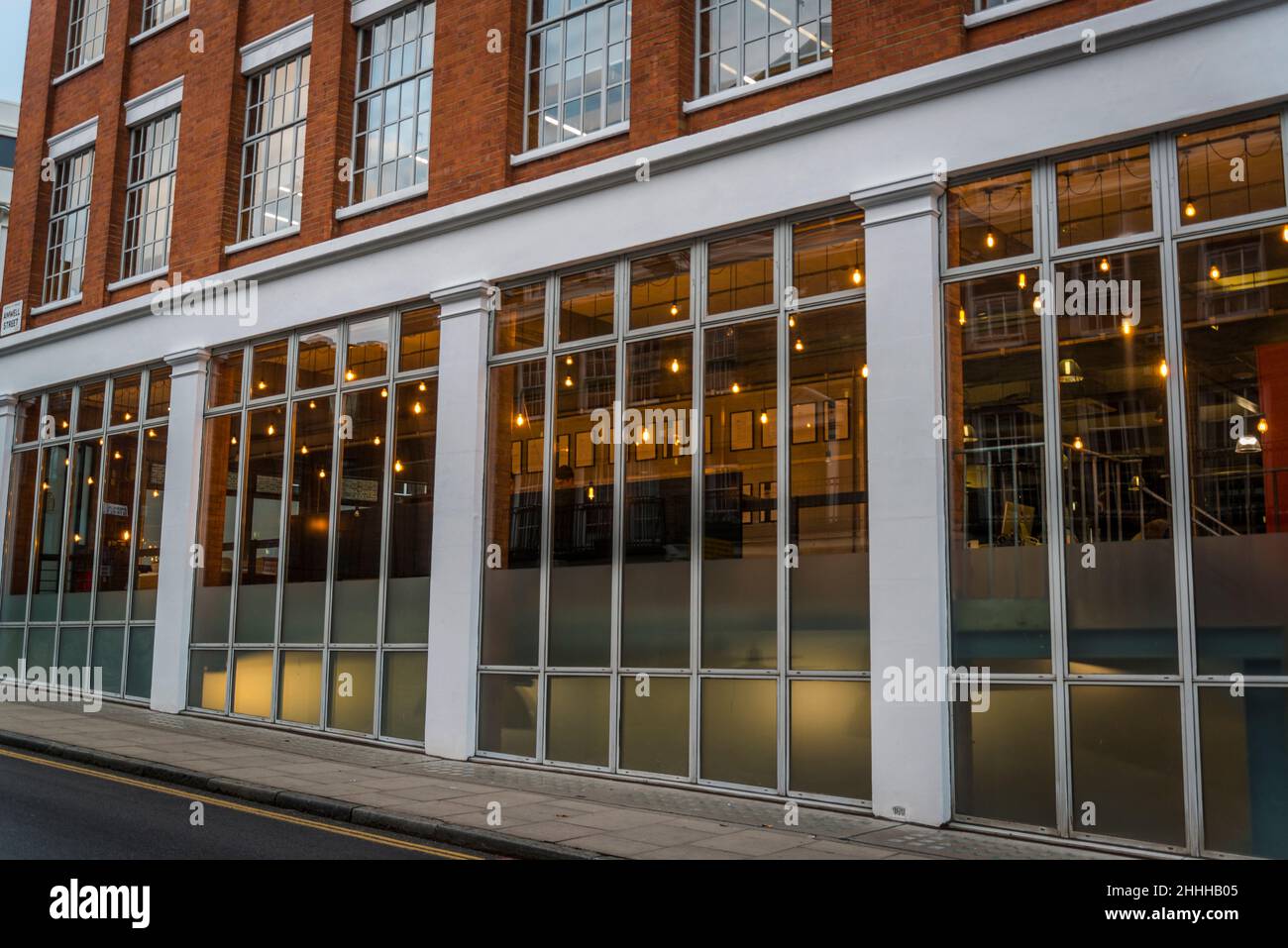 Trendiges Medienunternehmen Lightbox in der Amwell Street, Clerkenwell, London, England, Großbritannien Stockfoto