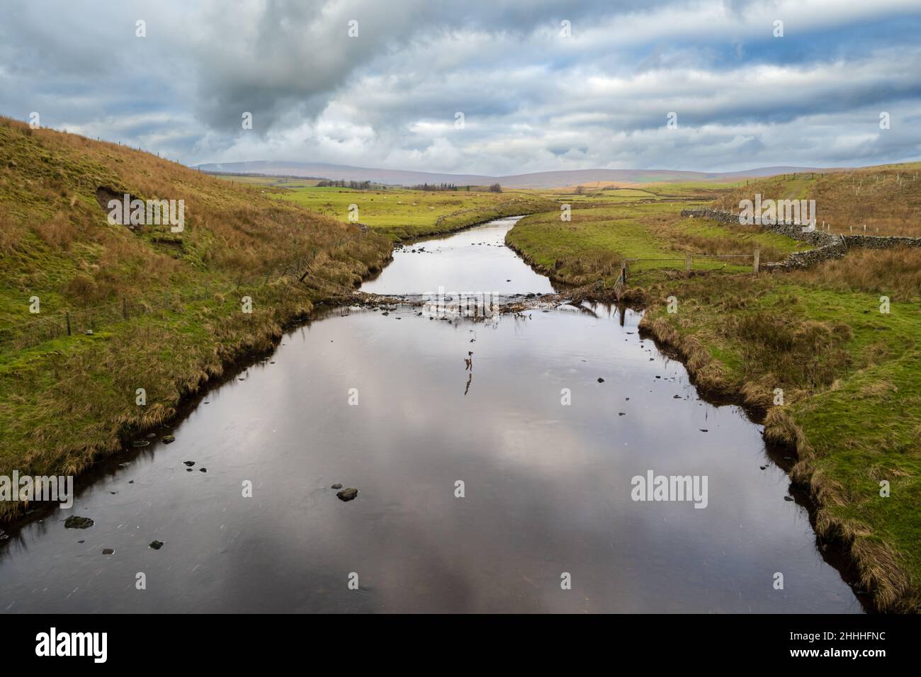 Spaziergang entlang der Pennine-Brücke und des Pennine Way von Horton in Ribblesdale in den Yorkshire Dales Stockfoto