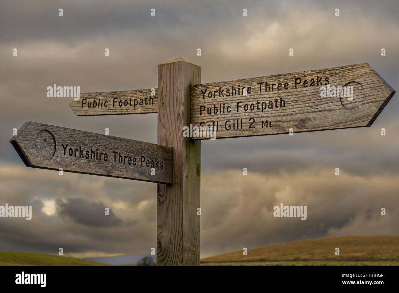 Spaziergang entlang der Pennine-Brücke und des Pennine Way von Horton in Ribblesdale in den Yorkshire Dales Stockfoto