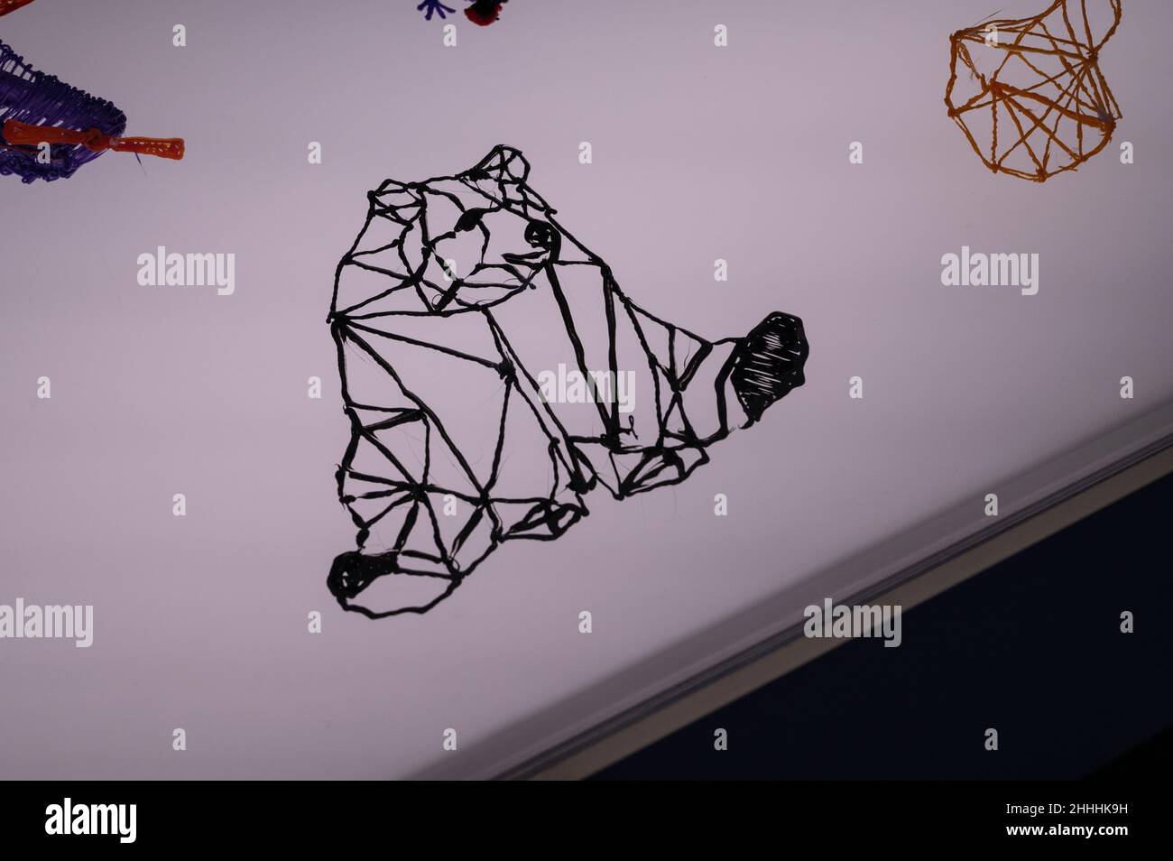Künstlerische Werke mit einem Stift von 3D. Print3D Reiseroute Ausstellung über die zahlreichen Verwendungen von 3D Druck, einschließlich Gesundheit, Mode und Bau Stockfoto