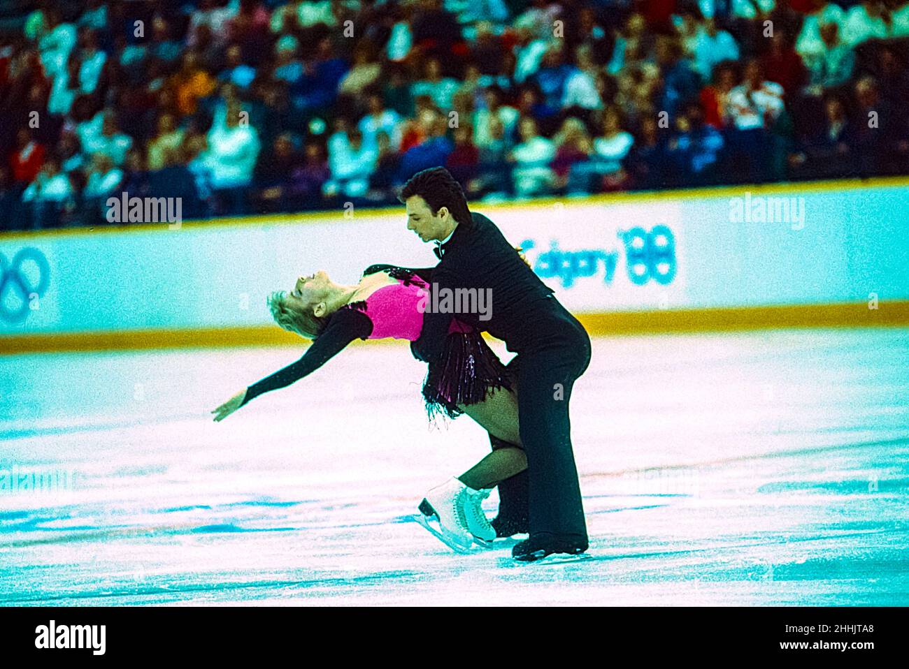 Tracy Wilson / Robert McCall (CAN) Gewinner der Bronzemedaille im Eistanzen bei den Olympischen Winterspielen 1988. Stockfoto