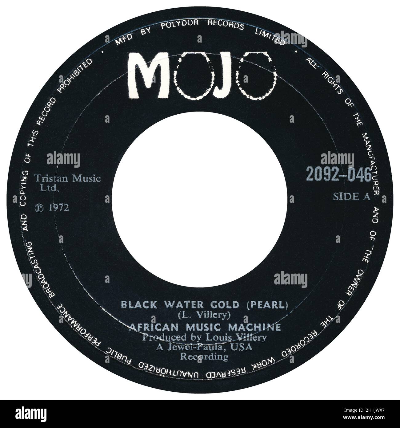 45 RPM 7' britisches Plattenlabel von Black Water Gold (Pearl) von African Music Machine. Geschrieben und produziert von Louis Villery. Veröffentlicht auf dem Mojo Label im Juni 1972. Stockfoto