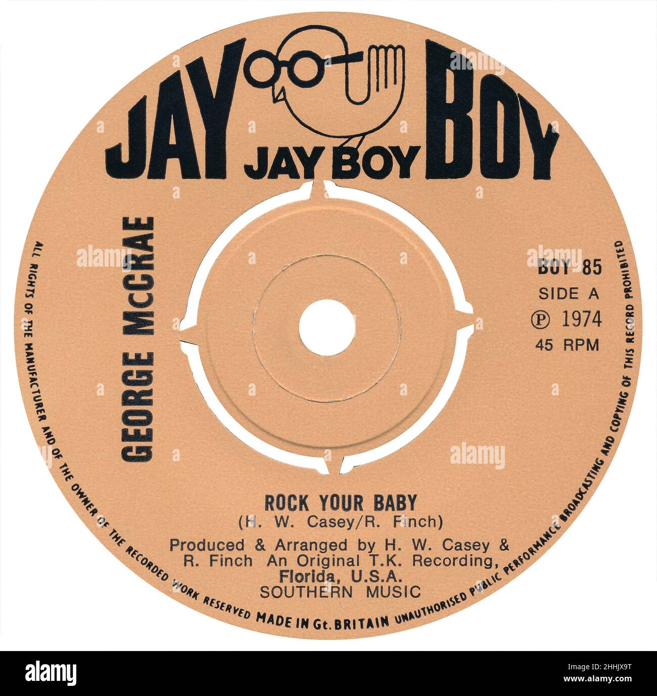 45 RPM 7' britisches Plattenlabel von Rock Your Baby von George McCrae. Geschrieben und produziert von Harry Wayne Casey und Richard Finch von KC und der Sunshine Band. Veröffentlicht auf dem Jay Boy Label im Juni 1974. Stockfoto