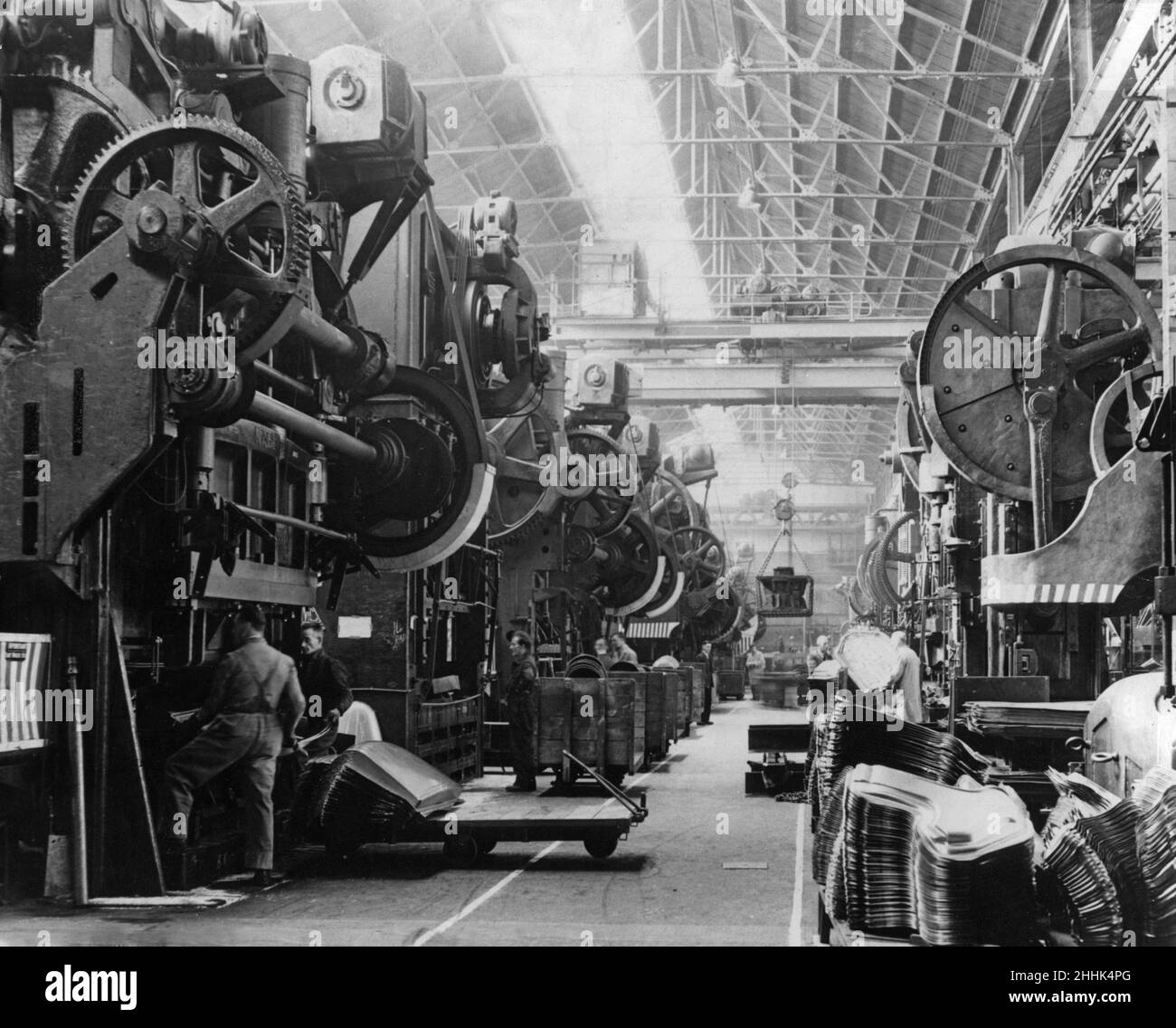 Das Presswerk Austin Motor im Werk Longbridge. Ca. 1929 Stockfoto