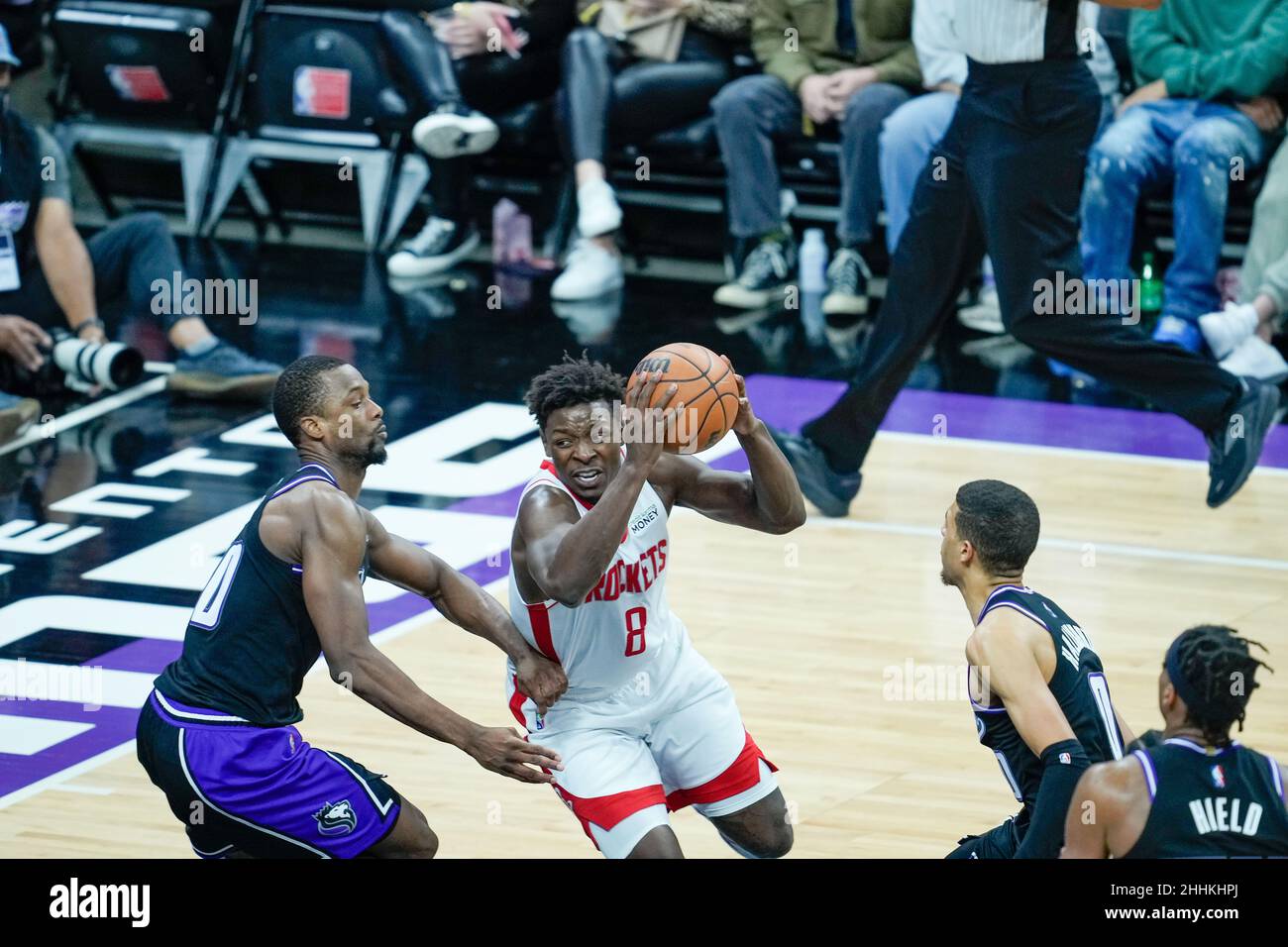 Houston Rockets Forward Jae'Sean Tate (8) beim NBA-Spiel zwischen den Houston Rockets vs Sacarmento Kings am Freitag, 14. Januar 2022 im Golden 1 Center. Stockfoto