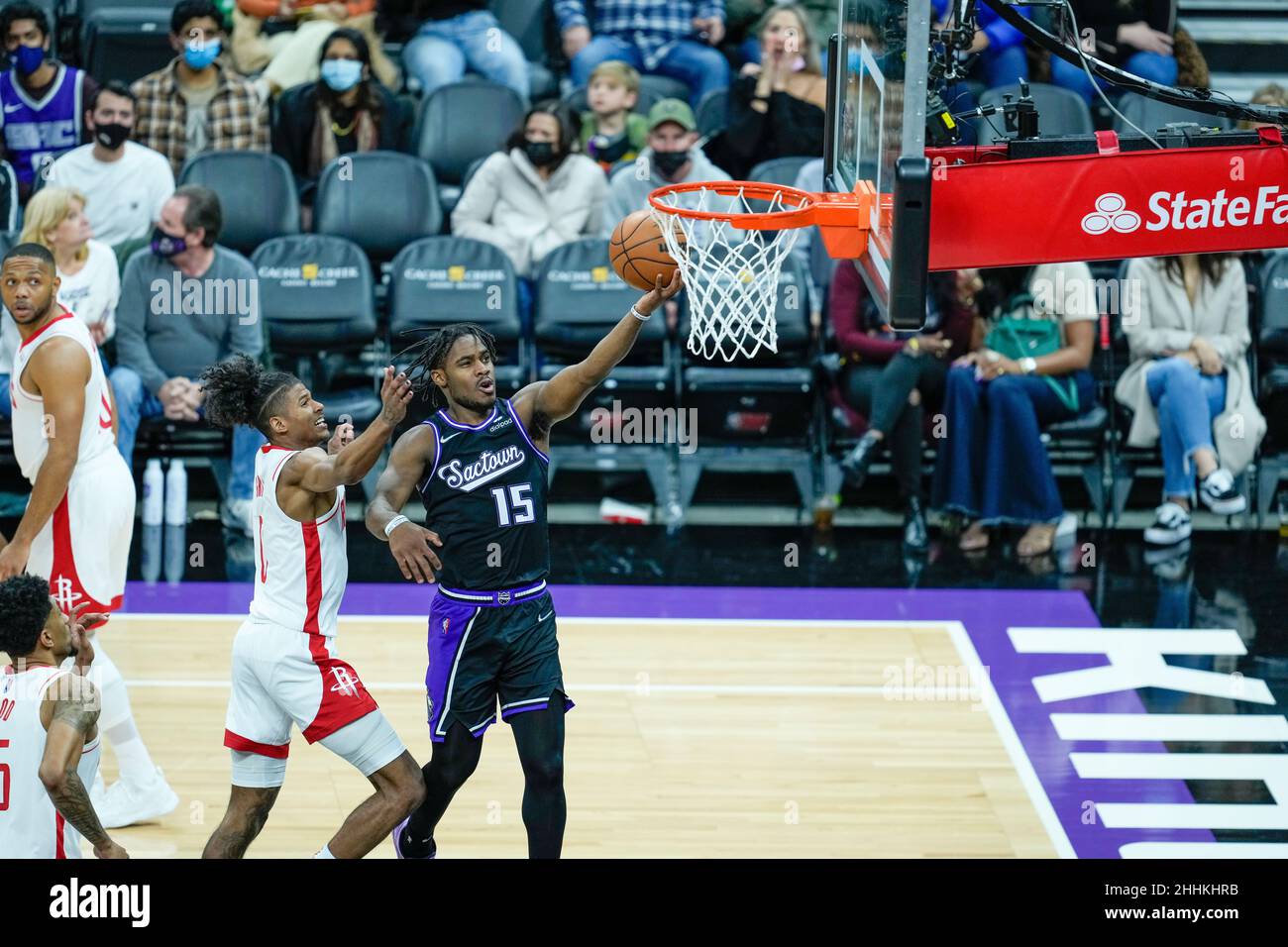 Der Wächter der Sacramento Kings, Davion Mitchell (15), treibt den Ball beim NBA-Spiel zwischen den Houston Rockets und den Sacarmento Kings am Freitag, den 14. Januar 2022, um den Th Stockfoto