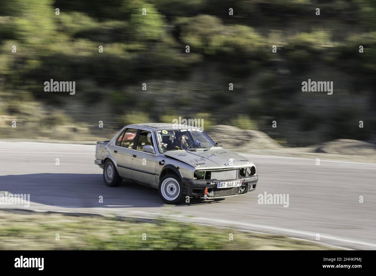 Ein schöner klassischer BMW E30 auf dem Driftkurs in Barcelona, Spanien Stockfoto