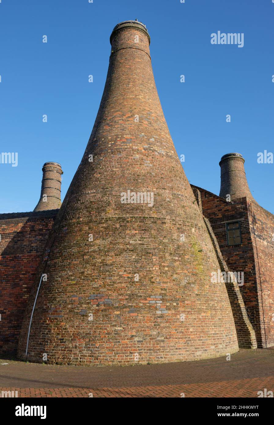 Stoke, Staffordshire, England, Großbritannien, Jan 9th 2022.Weitwinkel-Ansicht der Flasche Ofen Gladstone Keramik. Stockfoto