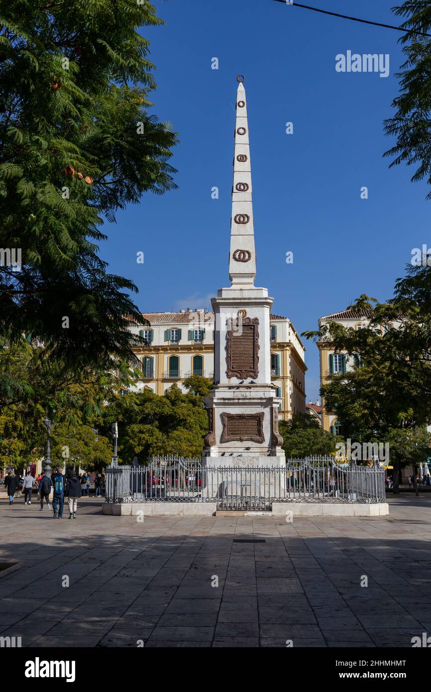 Obelisk in Erinnerung an General Torrijos, Plaza de La Merced, Malaga Stadtzentrum, Malaga, Spanien. Stockfoto