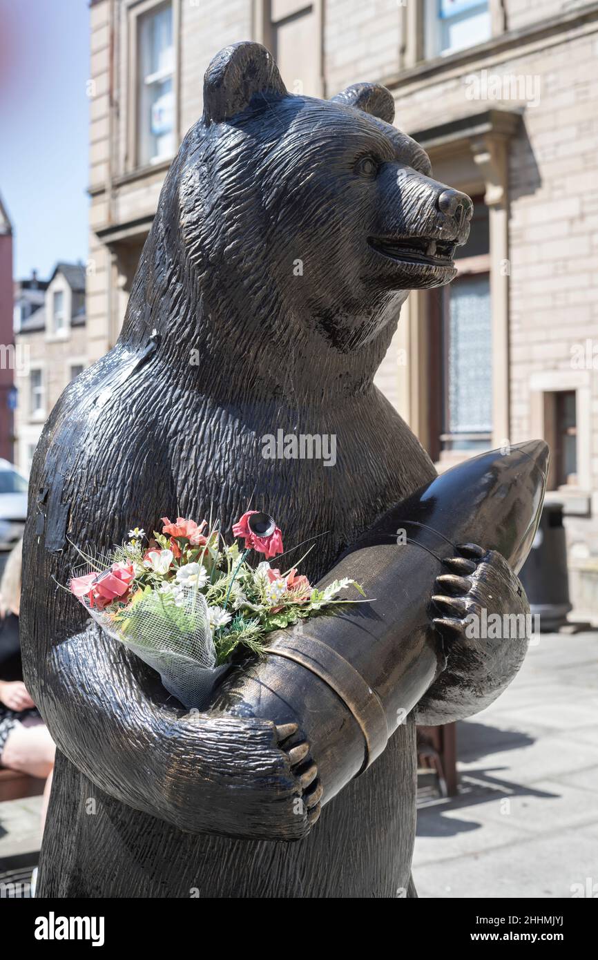 Wojtek bär statue Fotos und Bildmaterial in hoher Auflösung Alamy