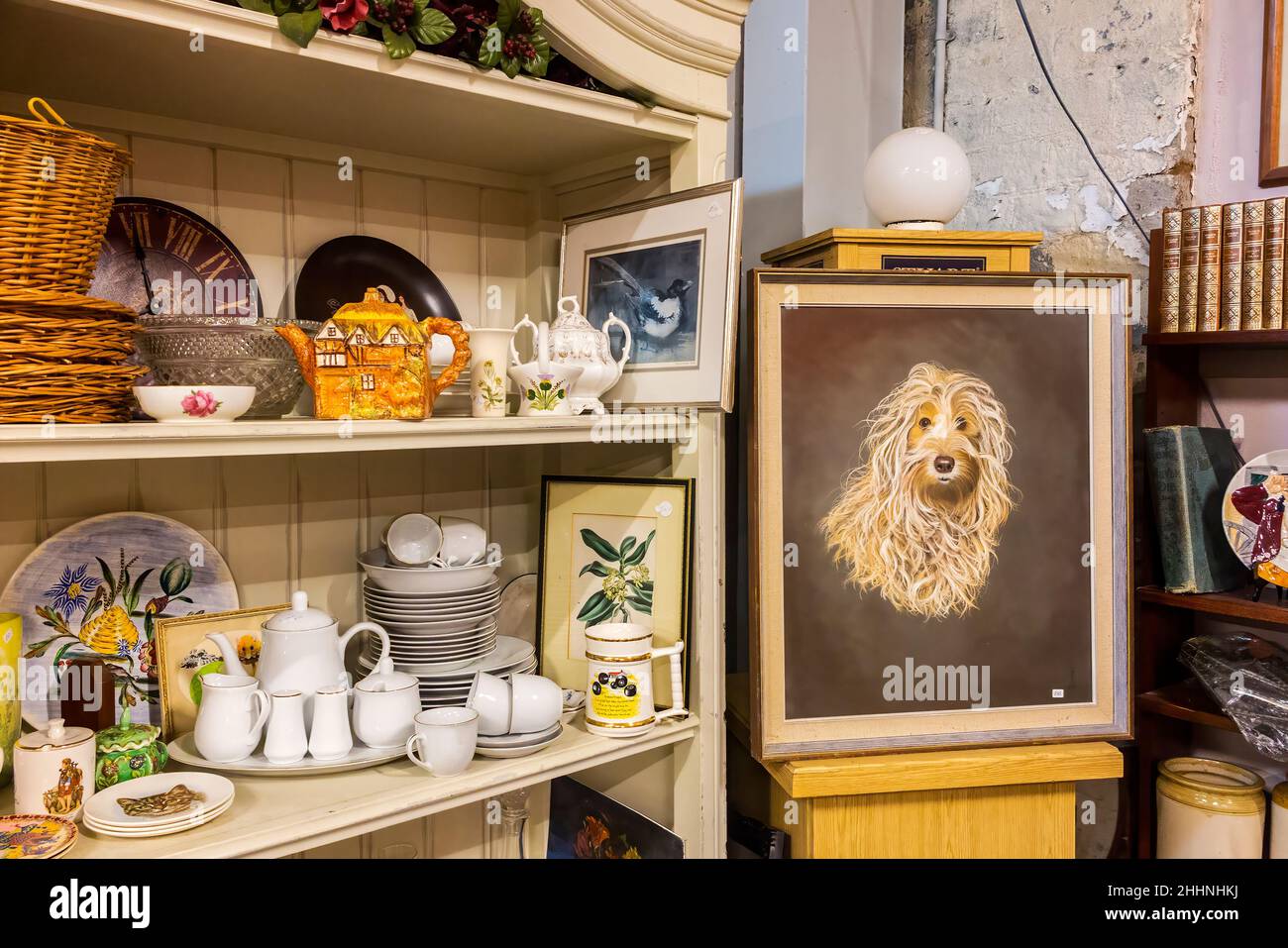 Verschiedene Schnäppchen auf dem Wochenend-Markt in Glasgow. Stockfoto