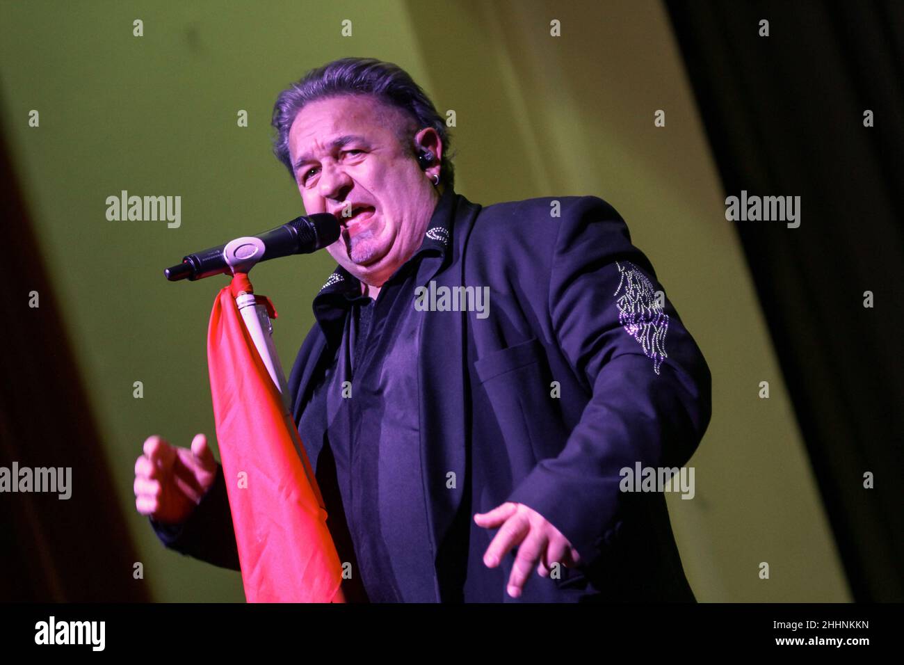 Schmied Loaf, Meat Loaf Tribute Band aus Deutschland mit Sänger Gerhard Schmied als Meat Loaf. Konzert in der Kongresshalle Giessen, 17th. Dezember 2016 --- Fotocredit: Christian Lademann / lademann.media Stockfoto