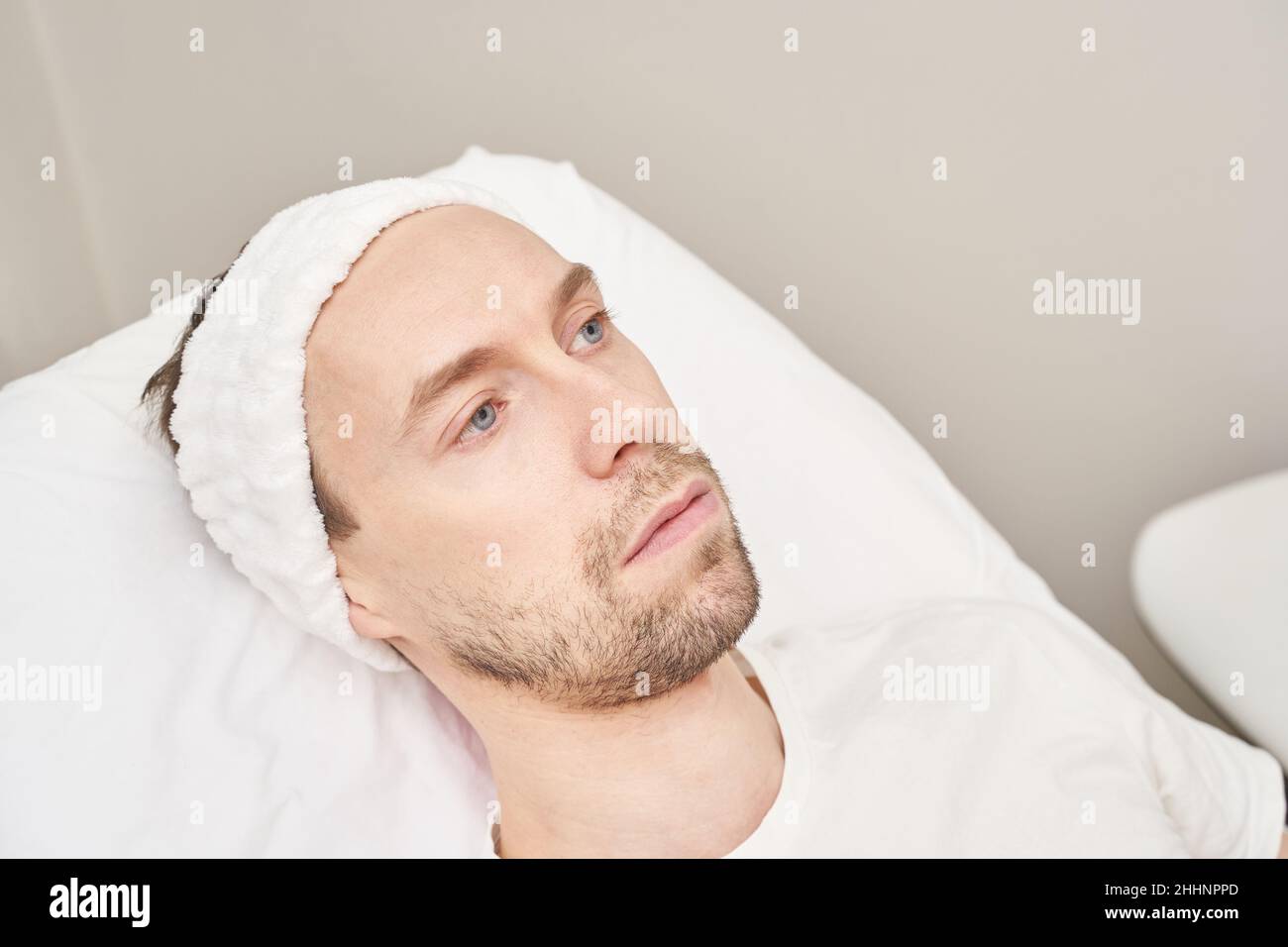 Männliche Arzt Person Haut. Patientenberatung. Dermatologie ästhetische Chirurgie Stockfoto