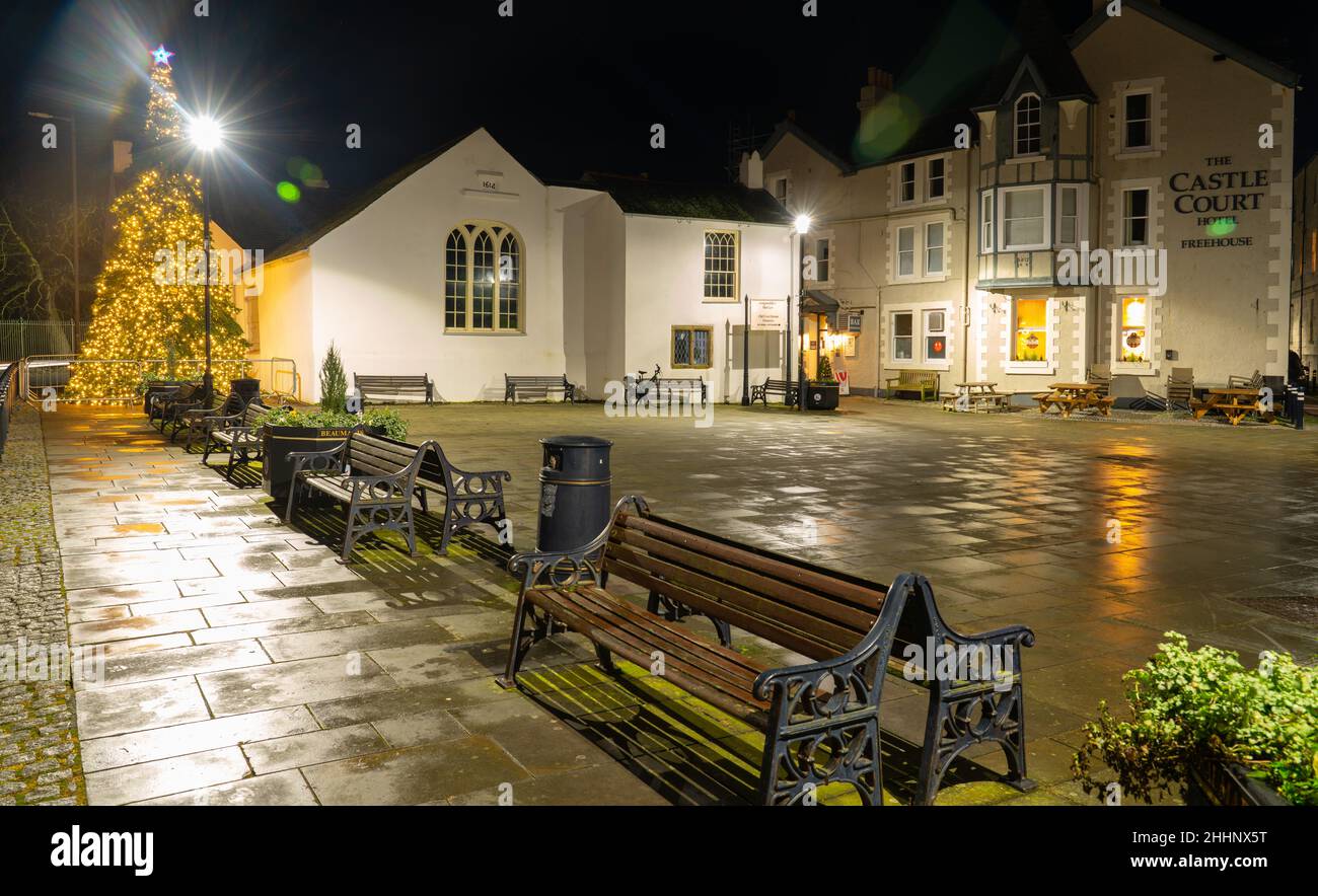 The Castle Court Hotel, Beaumaris, Isle of Anglesey, Nordwales. Aufnahme im Dezember 2021. Stockfoto
