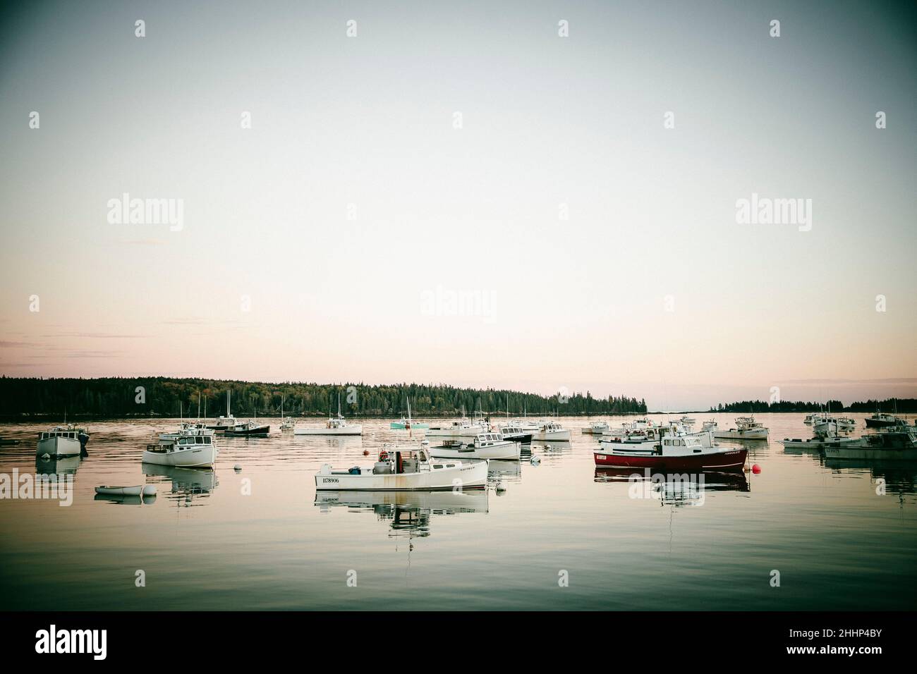 Boote im Wasser in Owl's Head, Maine Stockfoto