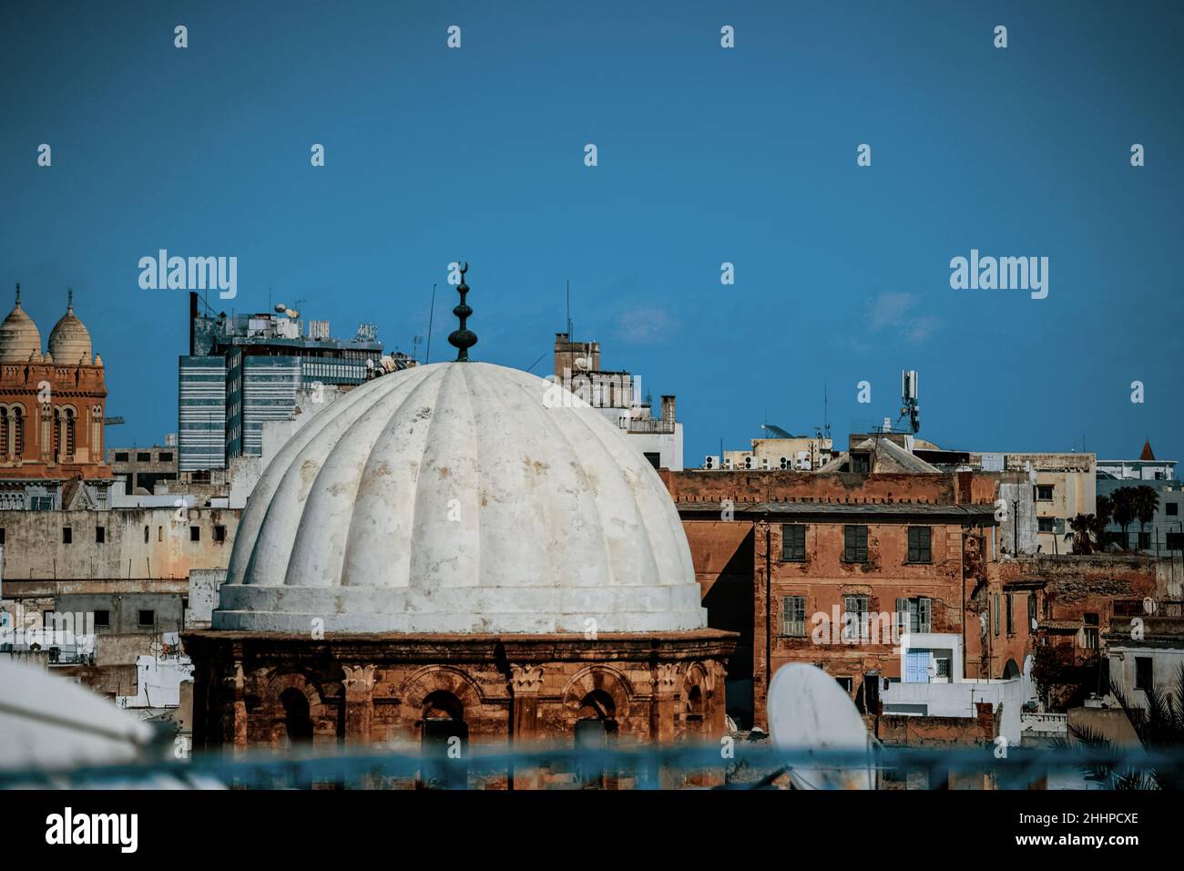 Minarett der Al-Zaytuna Moschee, der großen Moschee in Tunis Stockfoto