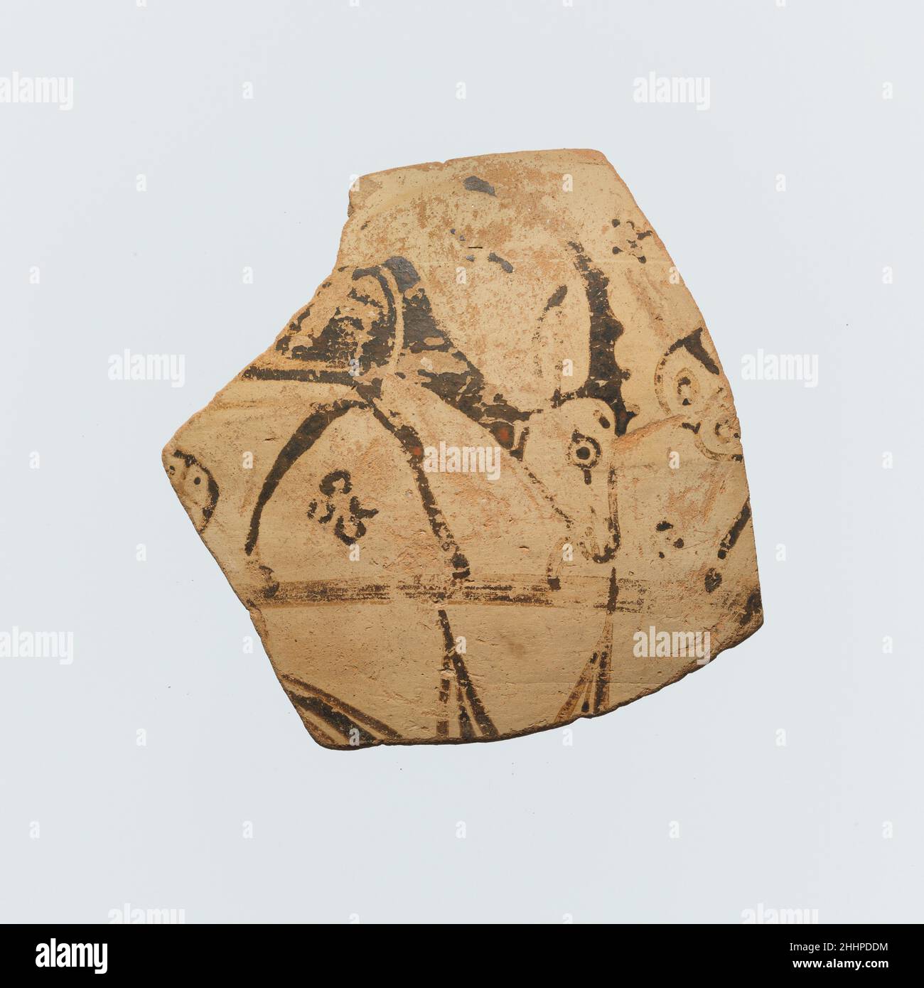 Fragment einer Terrakotta-oinochoe (Krug) 7th Jahrhundert B.C. Ostgriechisch, Wild Ziege Stil grasenden Ziege.. Fragment einer Terrakotta-Oinochoe (Krug) 252363 Ostgriechisch, Wild Goat Style, Fragment einer Terrakotta-Oinochoe (Krug), 7th. Jahrhundert v. Chr., Terrakotta, 4 9/16 x 4 7/16in. (11,5 x 11,3cm). Das Metropolitan Museum of Art, New York. Vermächtnis von Richard B. Seager, 1926 (26.31.441) Stockfoto