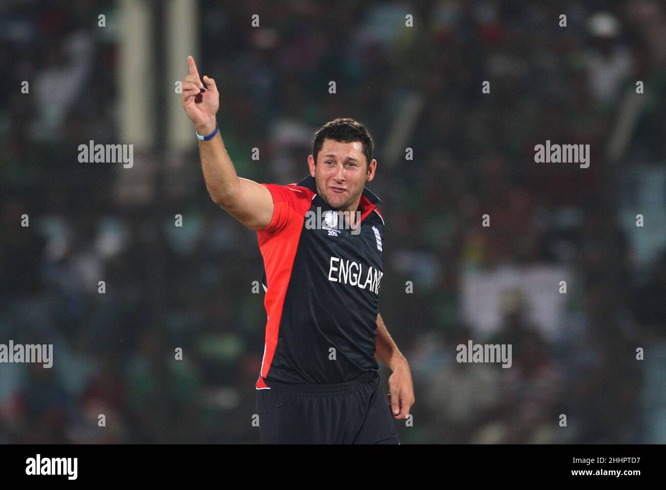 Chittagong, Bangladesch. 11th März 2011. Der englische Cricket-Spieler Tim Bresnan wurde während des Spiels 28th in Chittagong von der ICC (International Cricket Council) Cricket World Cup zwischen Bangladesch und England in Aktion gesehen. Bangladesch gewann mit 2 Wickets (mit 6 verbleibenden Bällen). (Foto von MD Manik/SOPA Images/Sipa USA) Quelle: SIPA USA/Alamy Live News Stockfoto