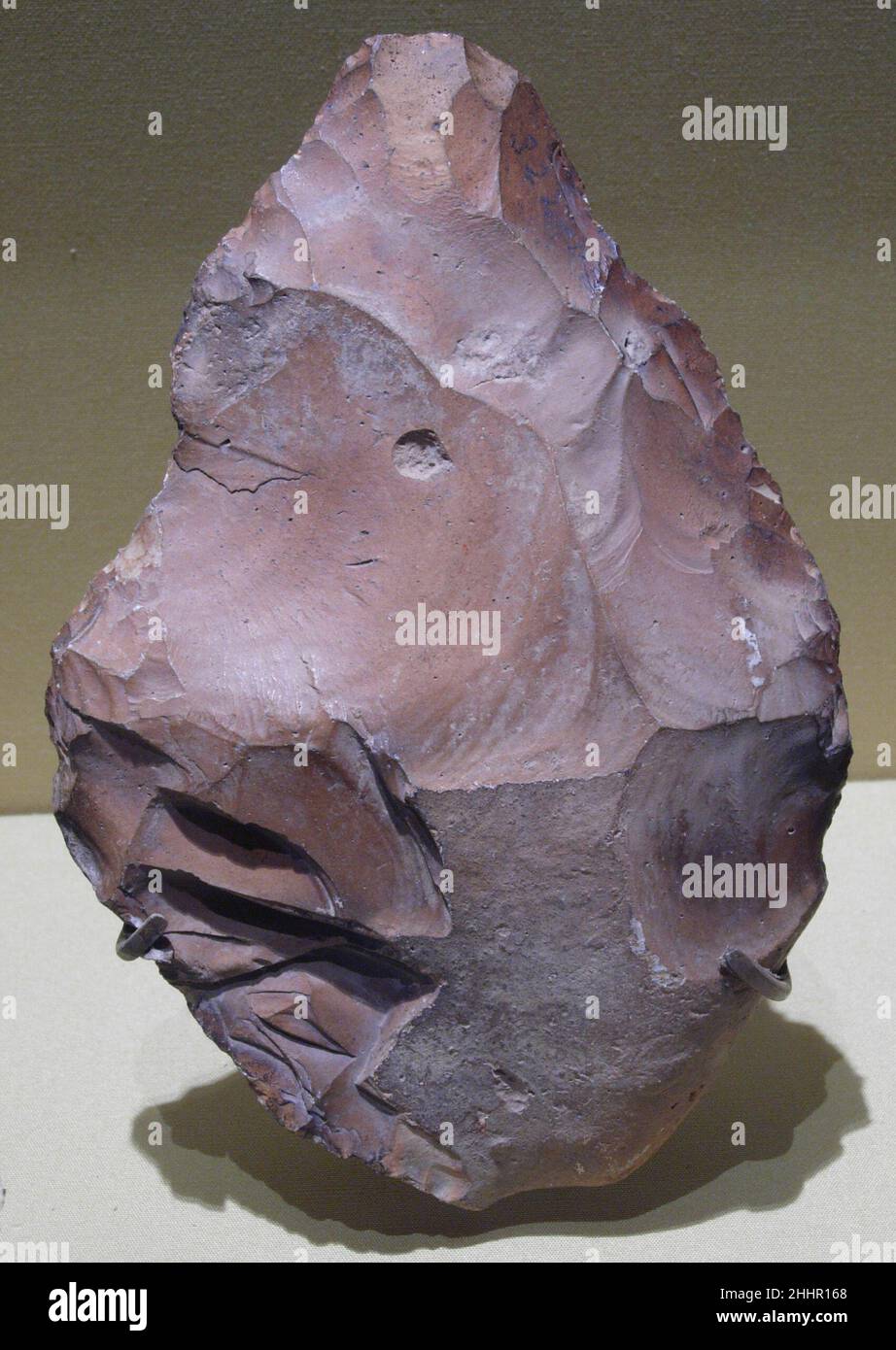 Biface, allgemein als Handaxt bezeichnet ca. 300.000–100.000 v. Chr. Niederpaläolithische Periode. Biface, allgemein als Handaxt 552162 bezeichnet Stockfoto