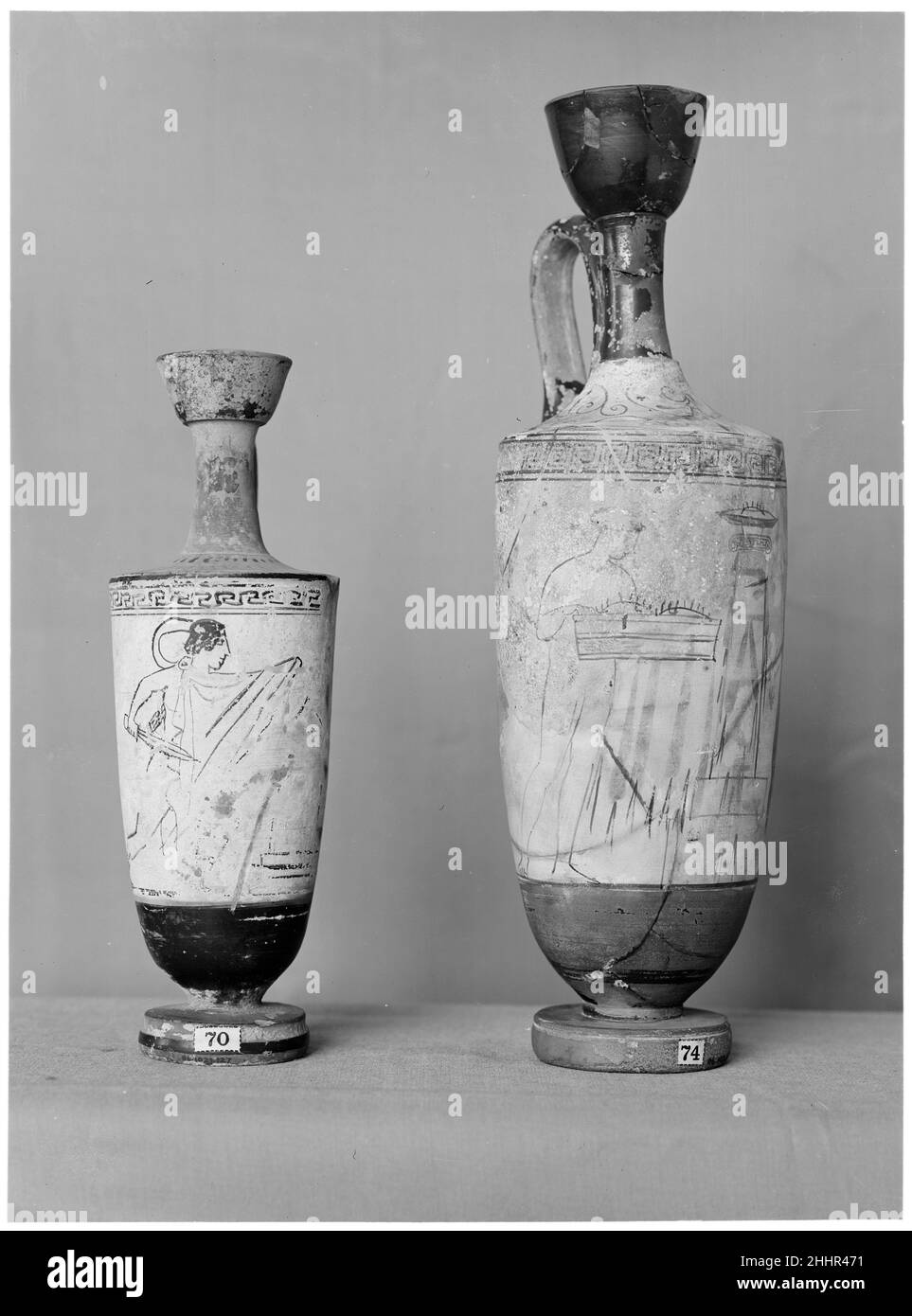Lekythos 2nd Viertel des 5th. Jahrhunderts v. Chr. dem Tymbos-Maler zugeschrieben. Lekithos. Griechisch, Dachboden. 2nd Viertel des 5th. Jahrhunderts v. Chr.. Terrakotta, rote Figur, weißer Grund. Klassisch. Vasen Stockfoto