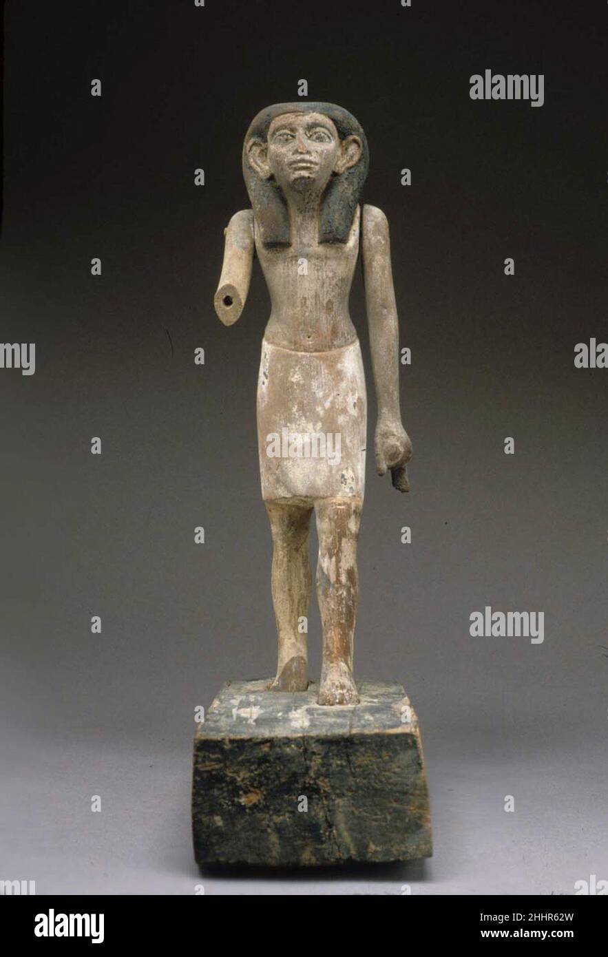 Männliche Figur ca. 1900–1850 v. Chr. Mittleres Königreich. Männliche Figur. Ca. 1900–1850 V. CHR. Holz, Farbe. Reich Der Mitte. Aus Ägypten, Memphite-Region, Lisht North, Friedhof südlich des Grabes von Senwosret (758), Grube 503, Kammer D, MMA-Ausgrabungen, 1906–07. Dynastie 12, Mitte Stockfoto