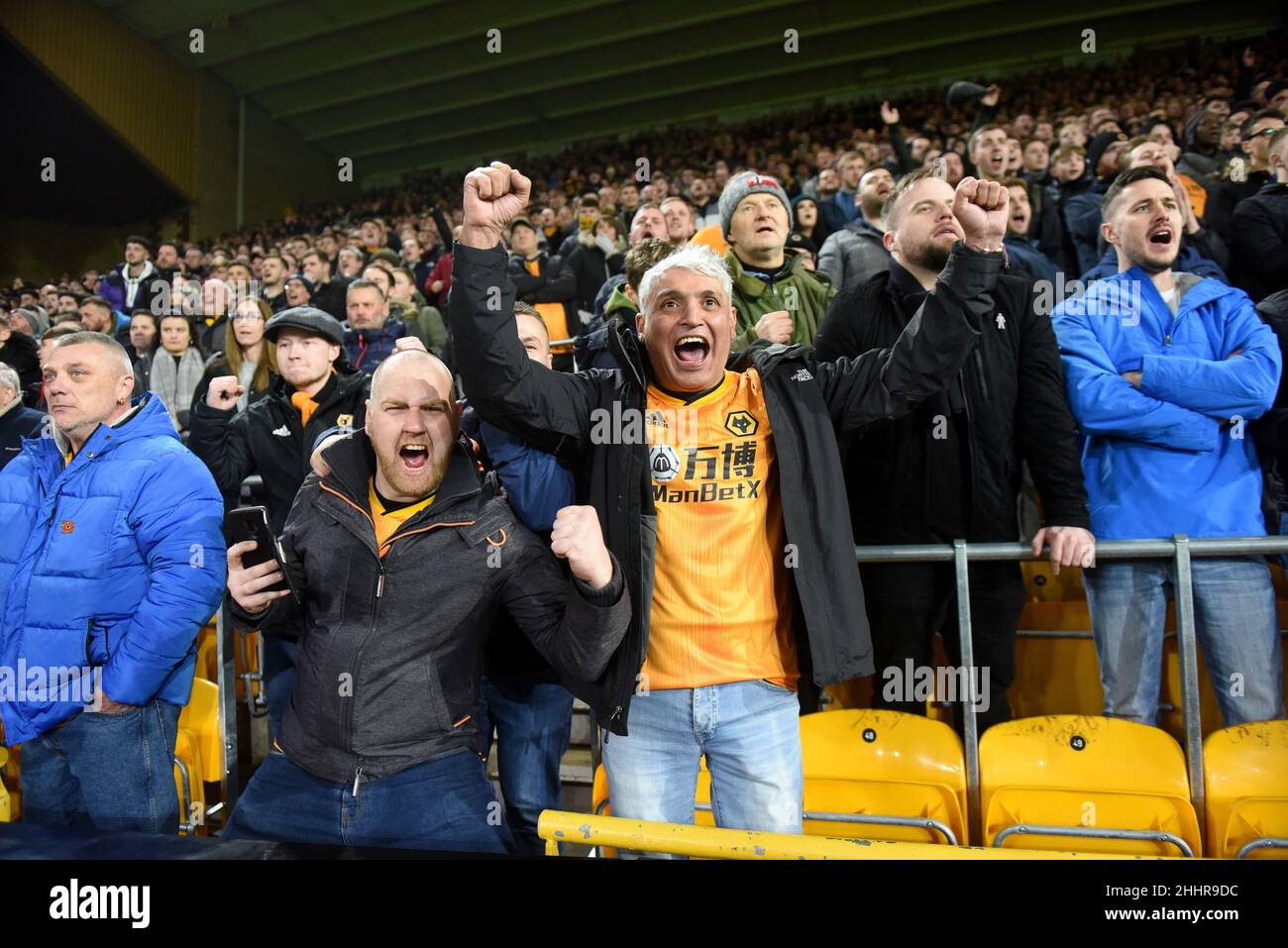 Wölfe unterstützen Fans im Wolverhampton Wanderers gegen Manchester City im Molineux Stadium 27/12/2019 Stockfoto